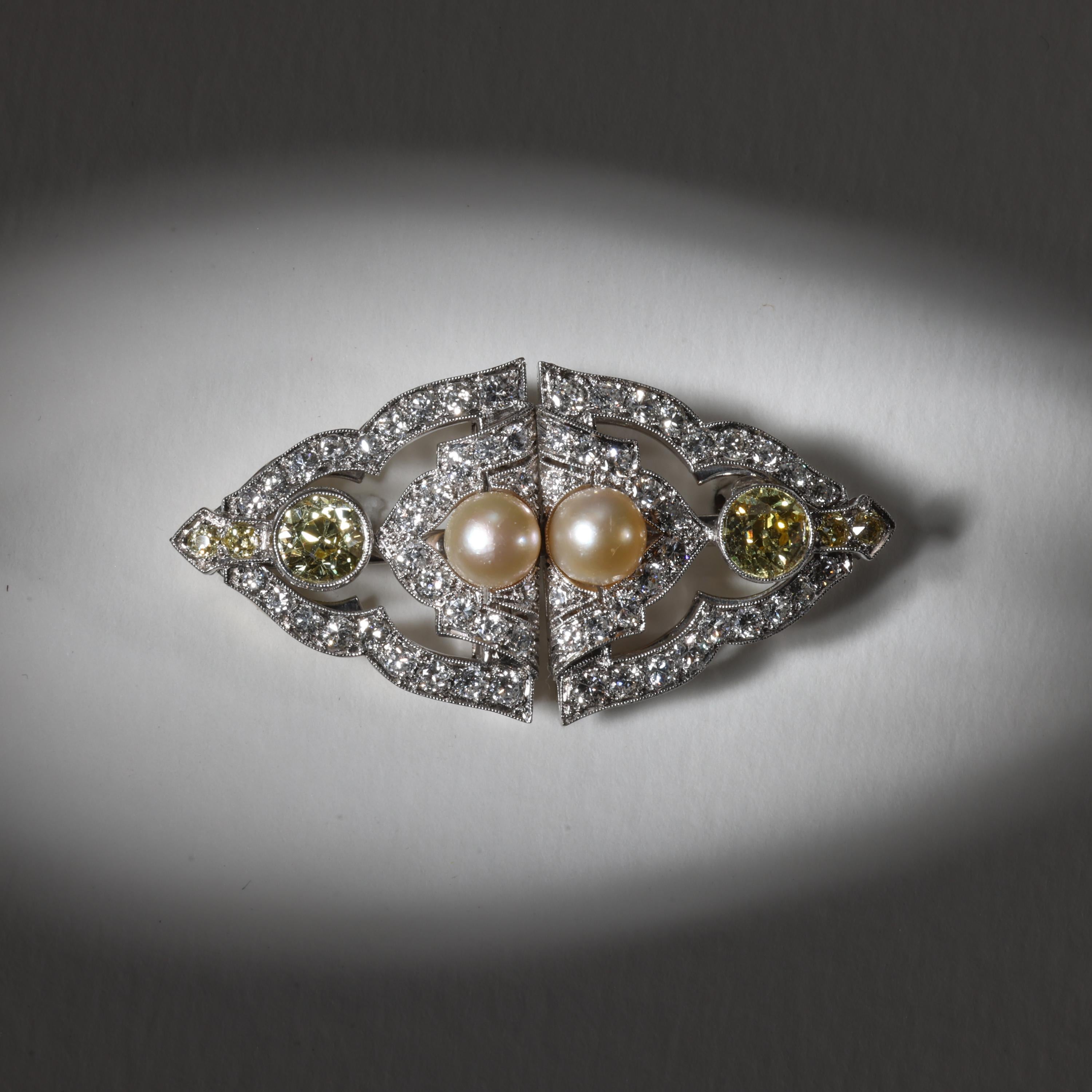 Dog Collar, Brooch: Art Deco Yellow Diamonds & Natural Pearls, Platinum, GIA In Excellent Condition For Sale In Southbury, CT