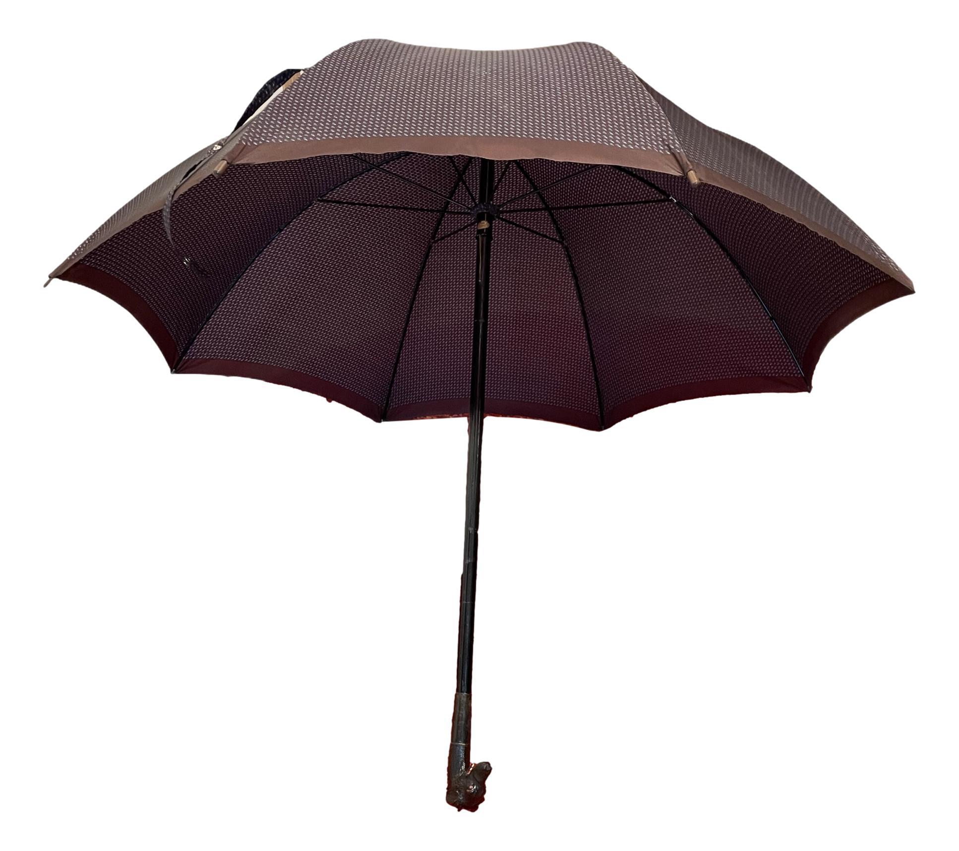 Hundestiel Brienz Black Forest Holz geschnitzt Umbrella Stock Österreich Antik, 1910s (Frühes 20. Jahrhundert) im Angebot