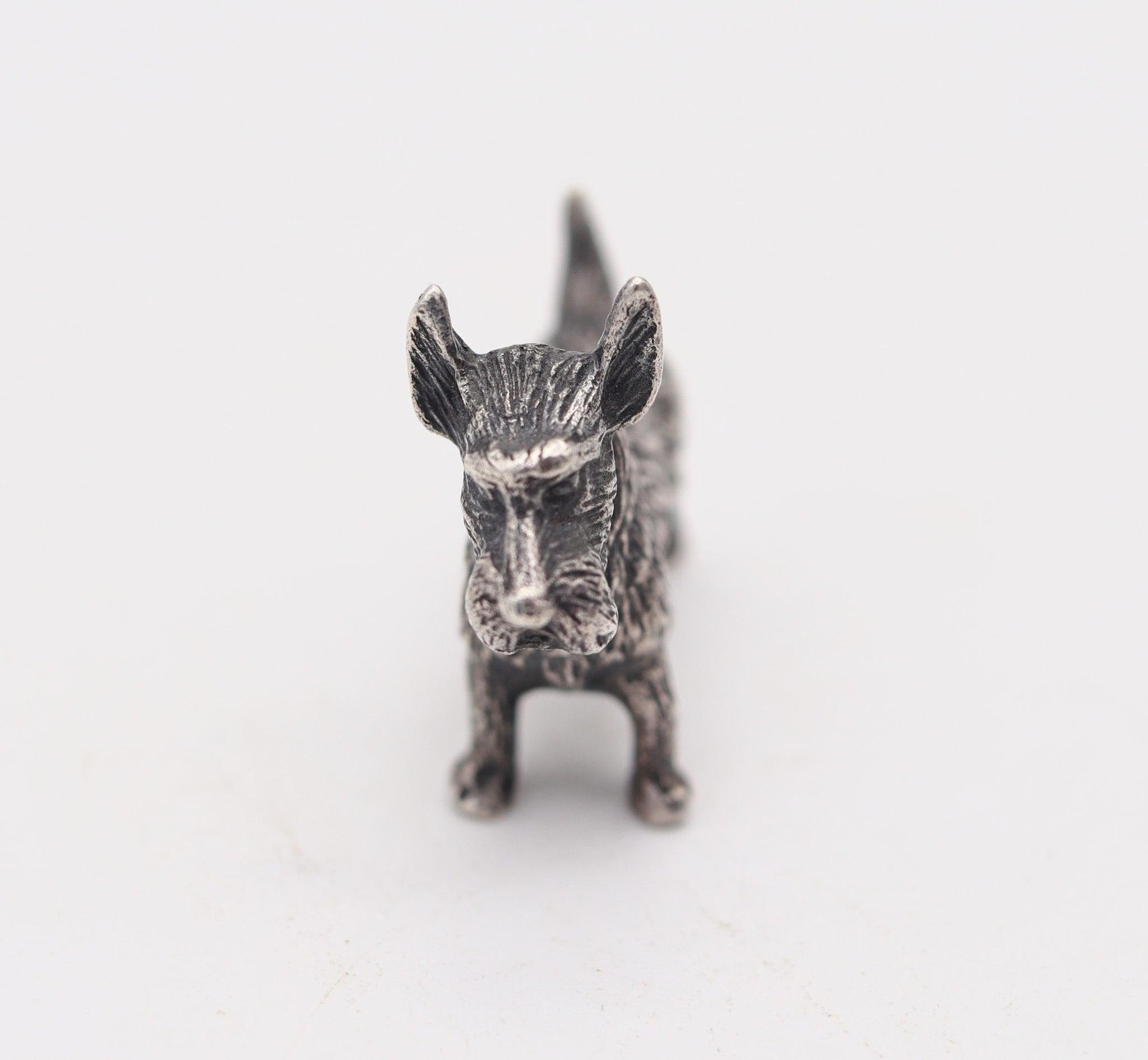 DOG MINIATURE 1970 Italian Figure Of A Dog In Solid Textured .925 Sterling In Excellent Condition For Sale In Miami, FL