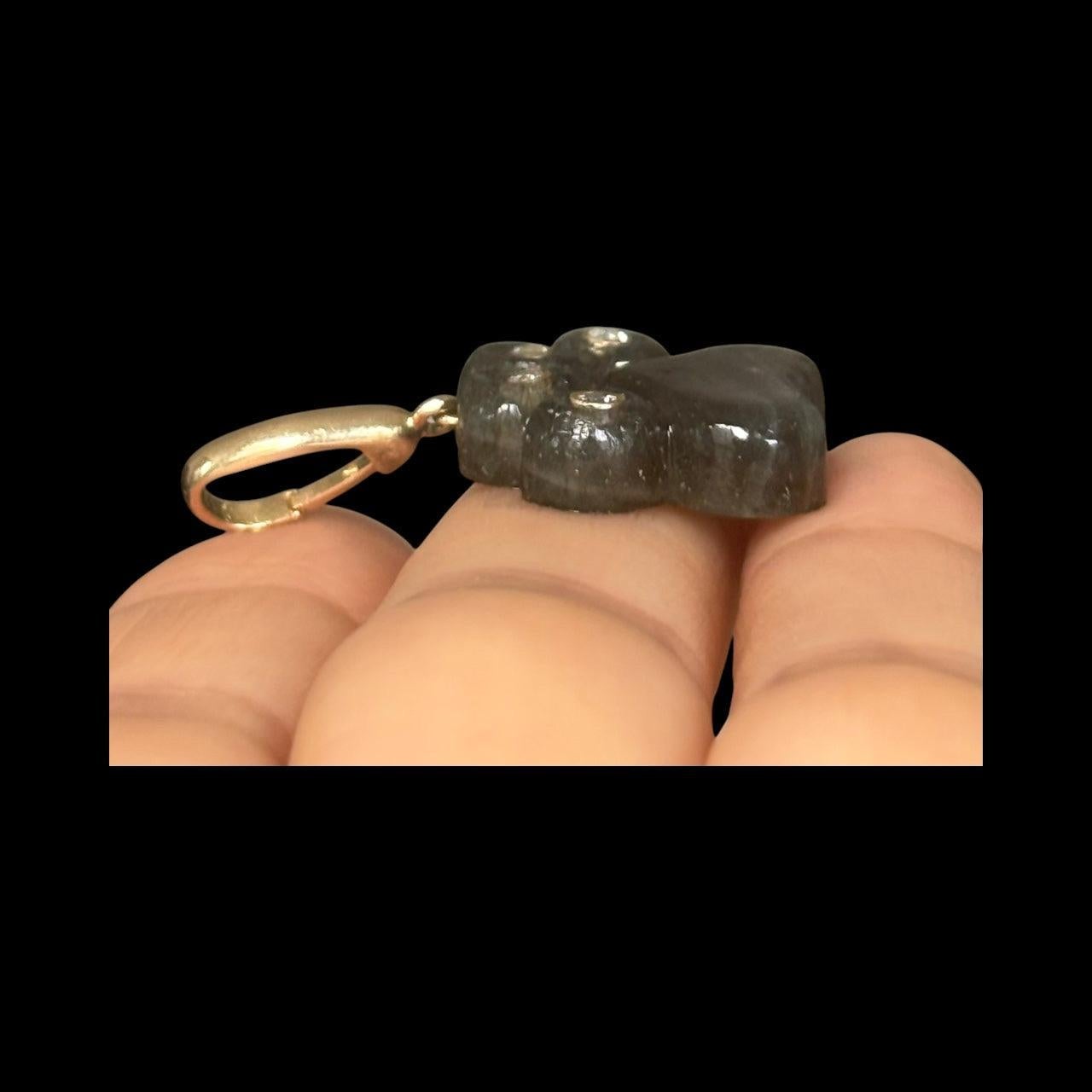 Pendentif patte de chien, labradorite et diamants en vente 8