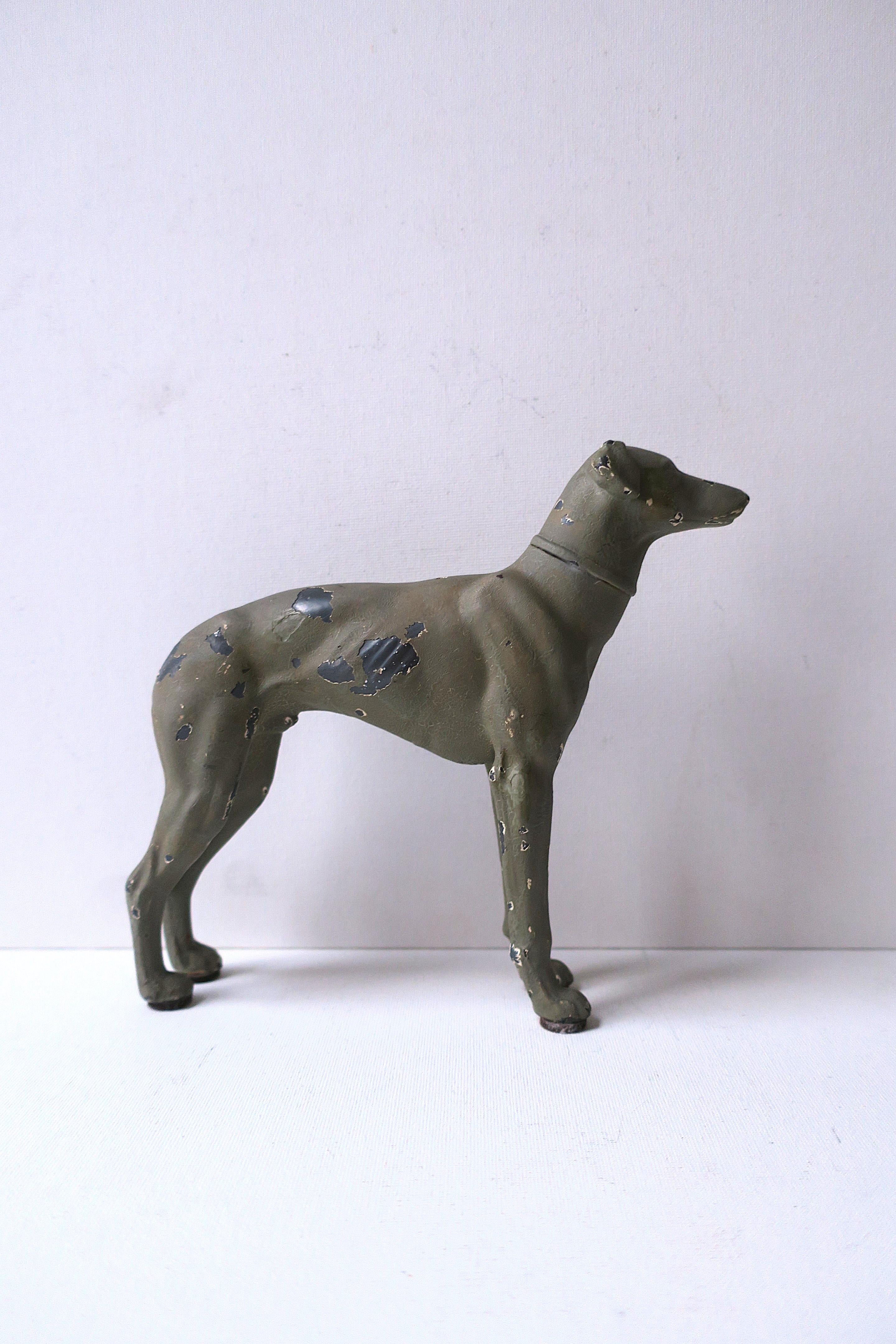 20ième siècle Sculpture décorative de chien style Art déco en vente