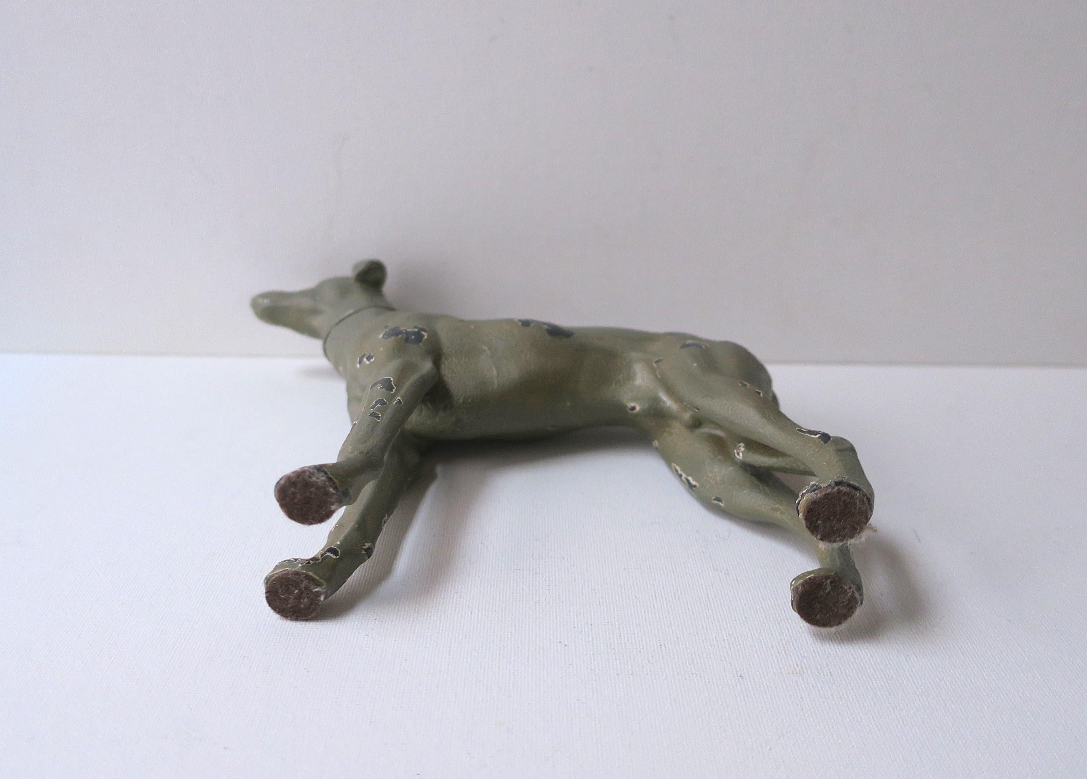 Sculpture décorative de chien style Art déco en vente 3