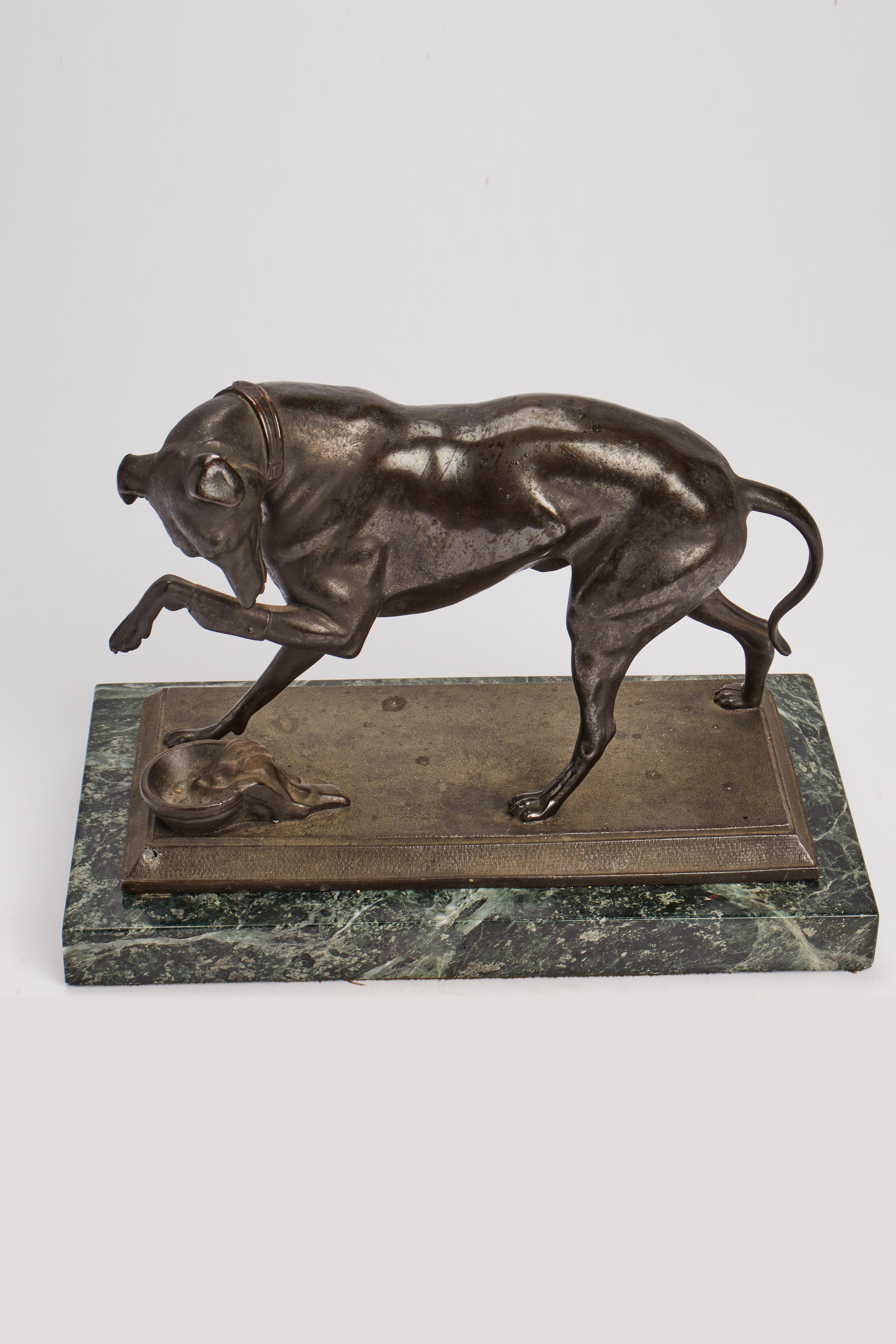 Sculpture de chien d'un lévrier, France, 1890.   Bon état - En vente à Milan, IT