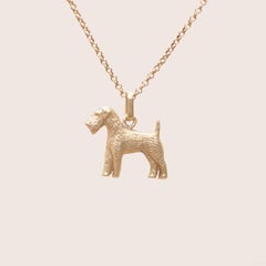 Dog-shaped vintage 18K gold pendant