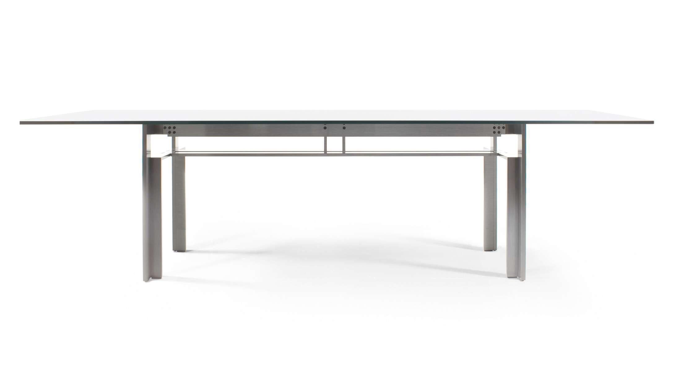 Doge Large Dining Table designed by Carlo Scarpa.
Manufactured by Cassina (Italy)

ULTRARATIONAL EMBLEM
A sculptural structure that has become an emblem of Italian design, a trademark of the new ultrarational movement that in the late 1960s