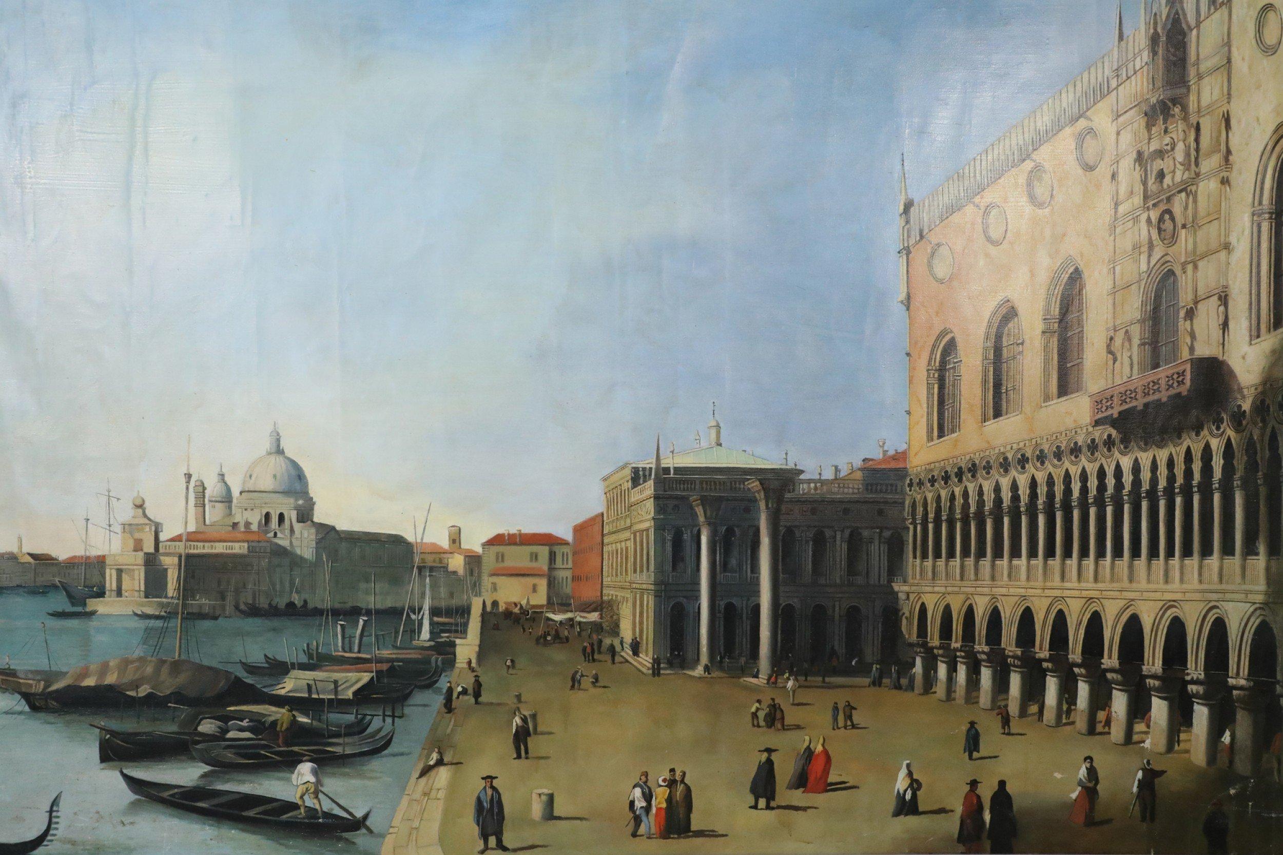 Vintage-Gemälde im venezianischen Stil (20. Jahrhundert), das die gotische Architektur des berühmten Dogenpalastes aus dem 14. Jahrhundert von der Seite zeigt, während sich überall Figuren bewegen, Gondeln am Rande des Kanals vertäut sind und die