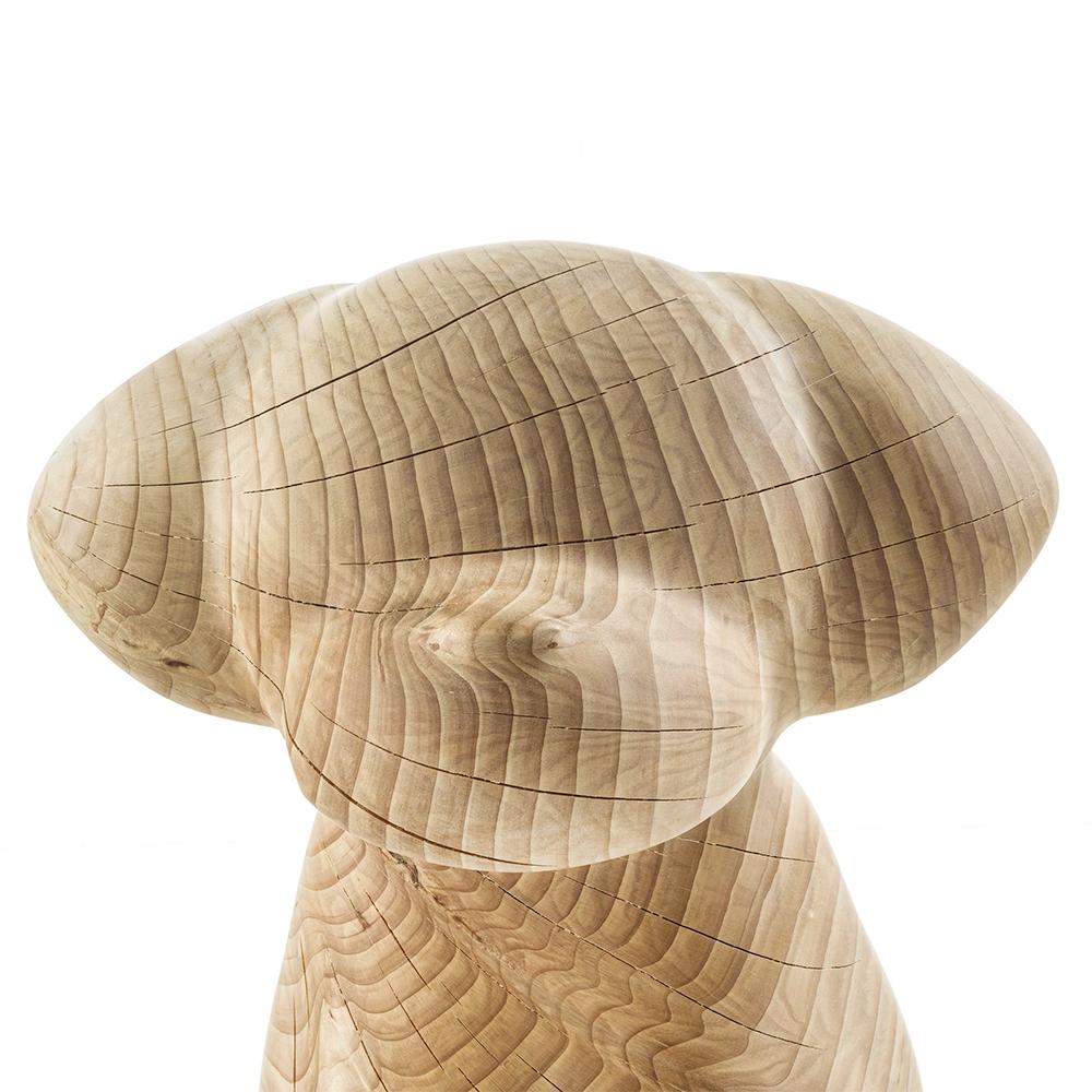 Skulptur aus Doggy Cedar im Zustand „Neu“ im Angebot in Paris, FR
