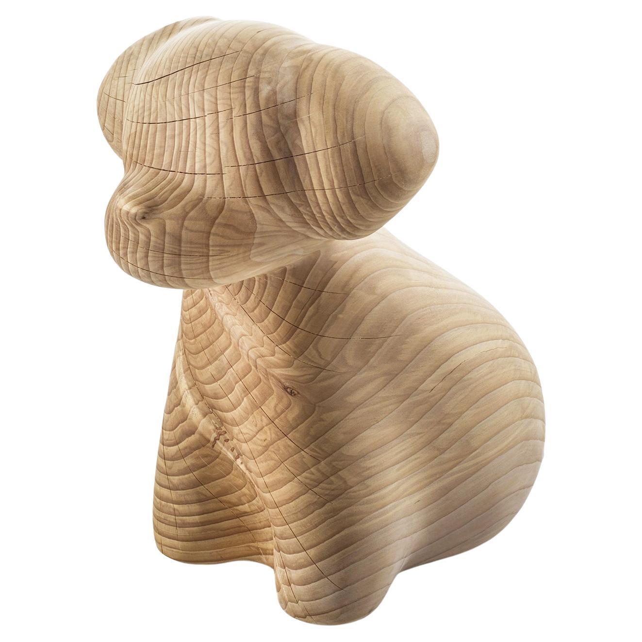 Skulptur aus Doggy Cedar im Angebot