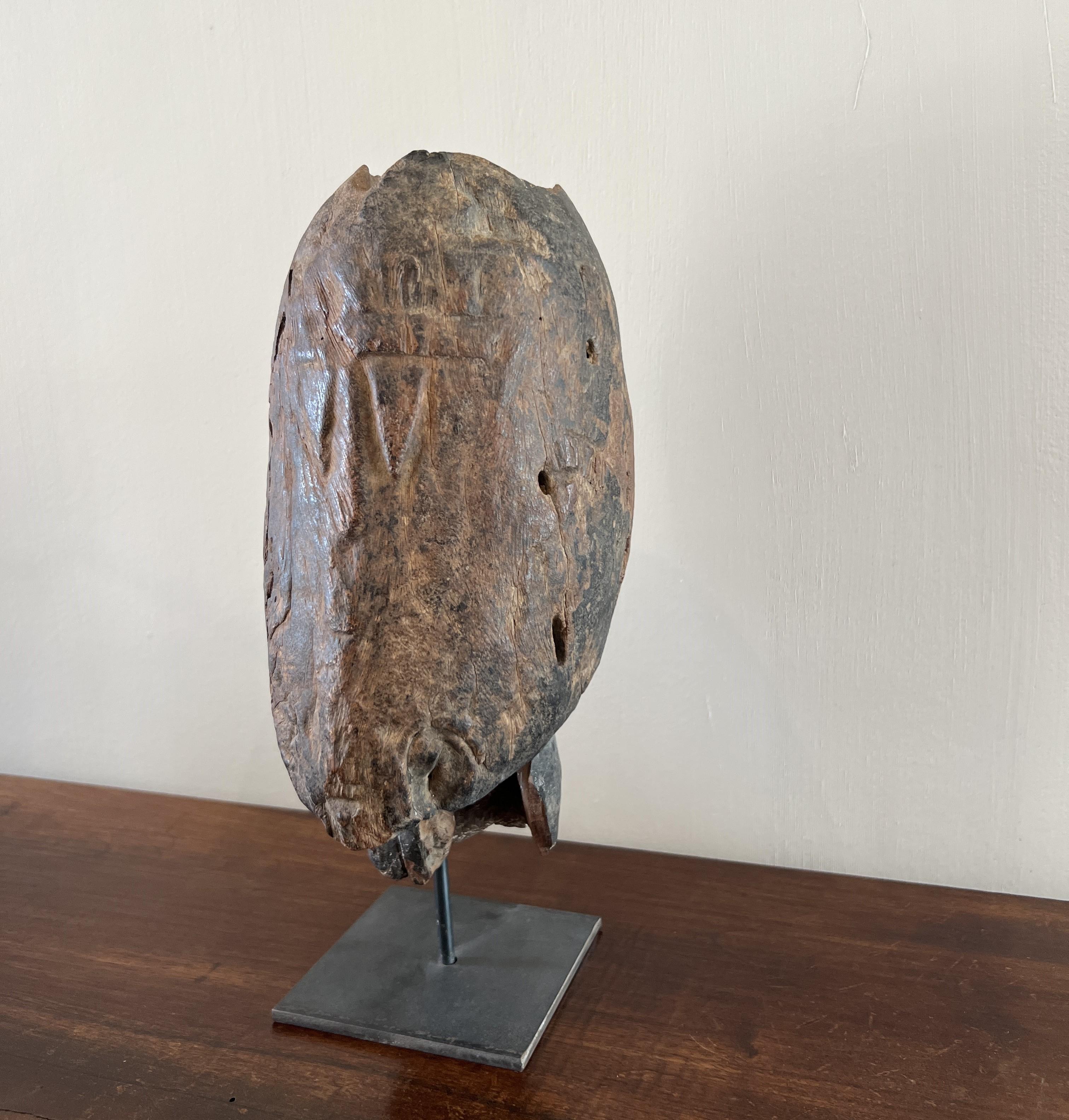 20ième siècle Sculpture de tête primitive abstraite de Dogon en vente