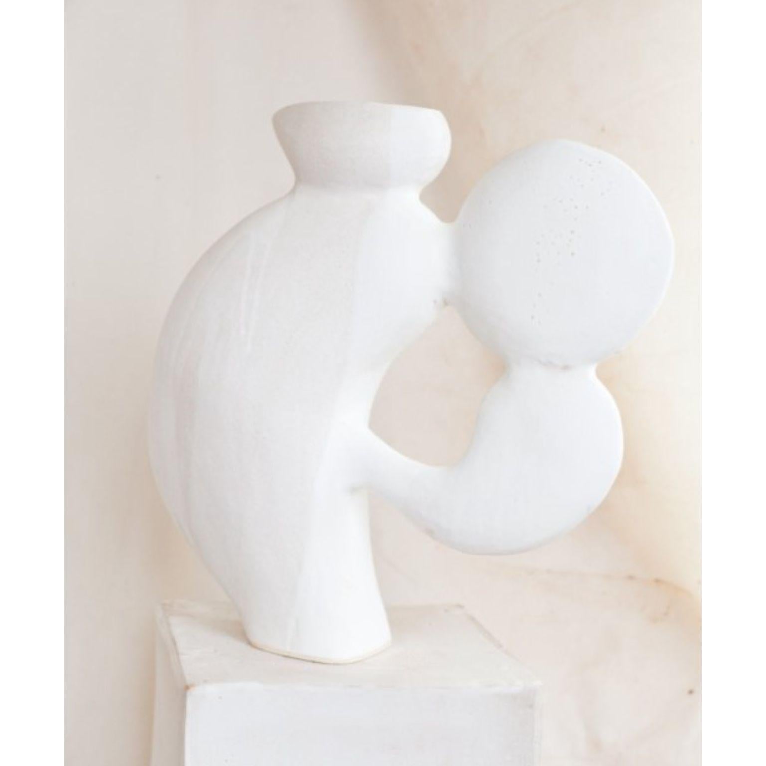 Dogu lady 20 vase by Noe Kuremoto
Materials: white stoneware sculpture
Dimensions: D 15 x W 41 x H 44 cm 

Dogu ladies
My interpretation of the ancient Dogu*.
A talisman for women.
For the woman who wants a child but fears the risk to her