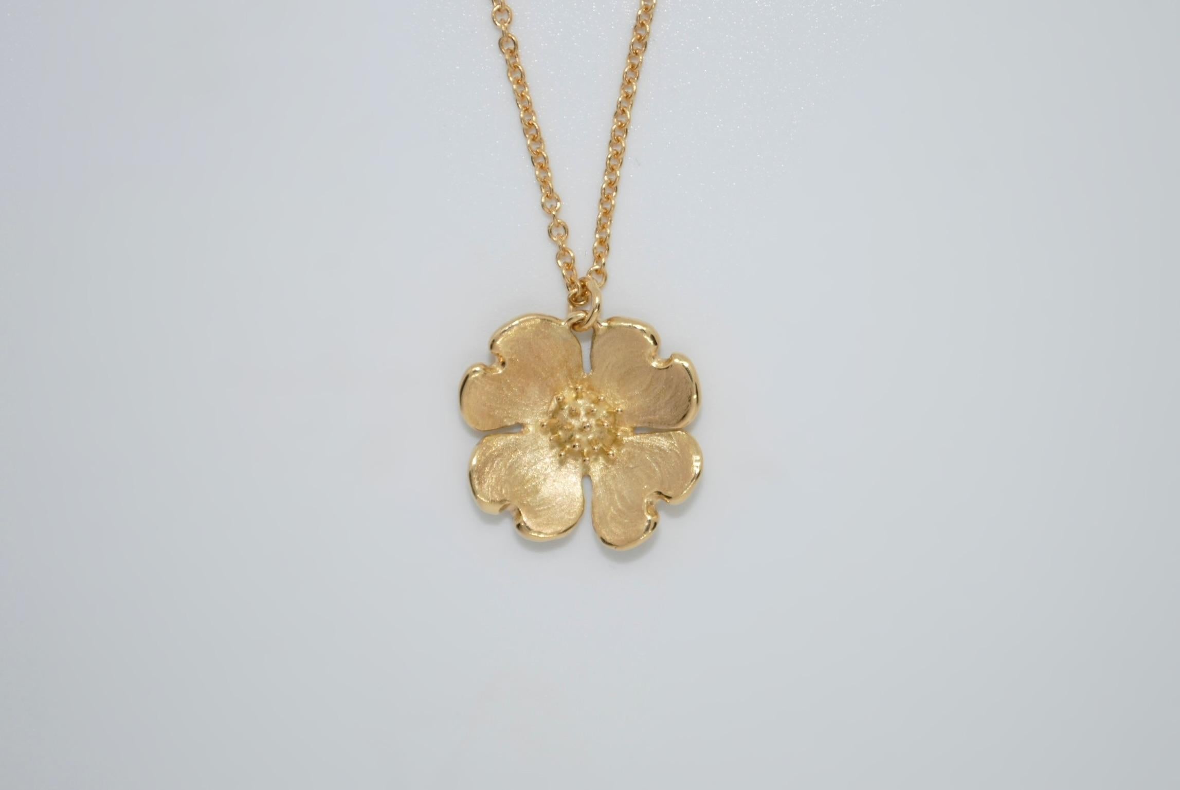 Collier de fleurs de cornouiller Unisexe en vente