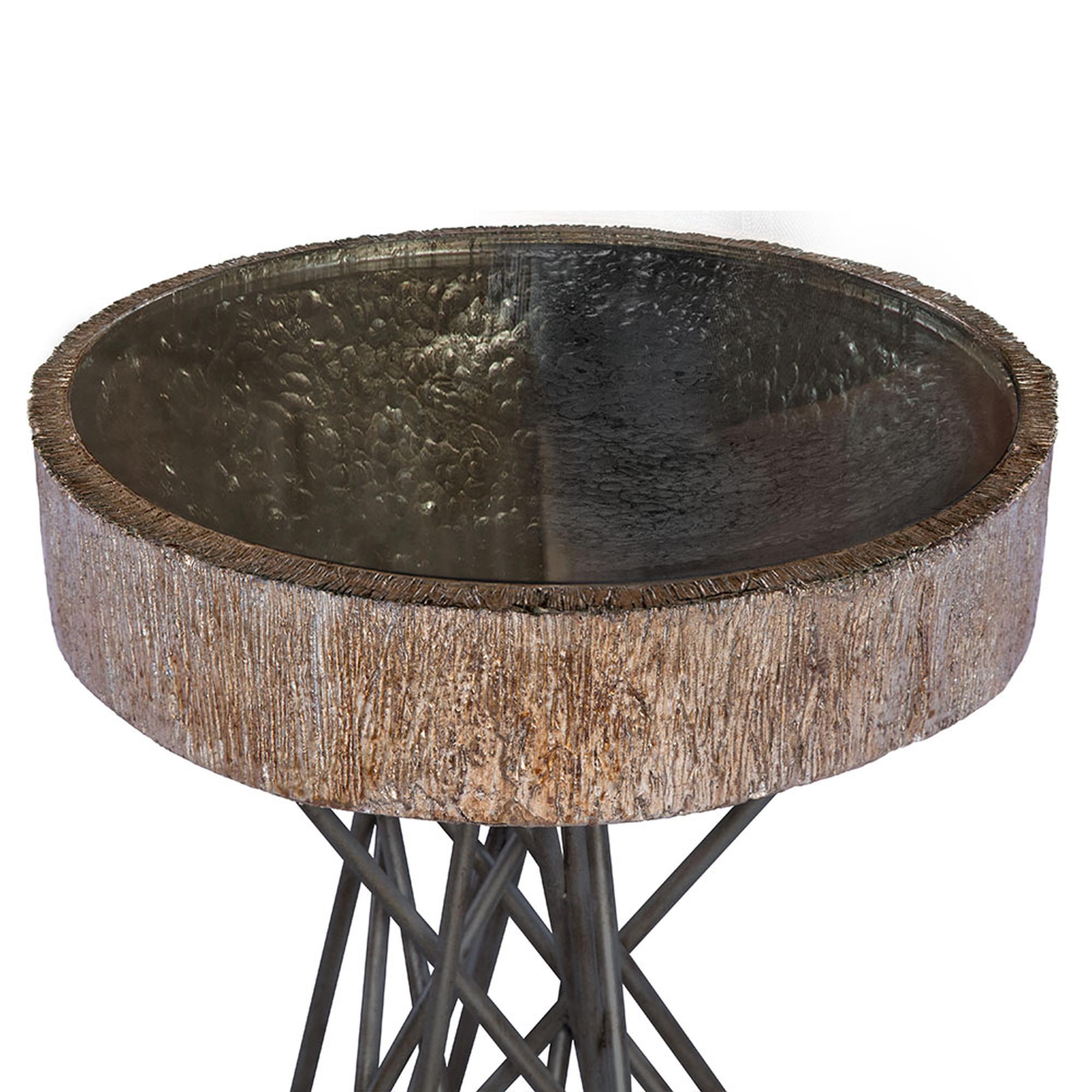 Modern Doheny Round Accent Table I in Aged Silver Leaf by Innova Luxuxy Group For Sale