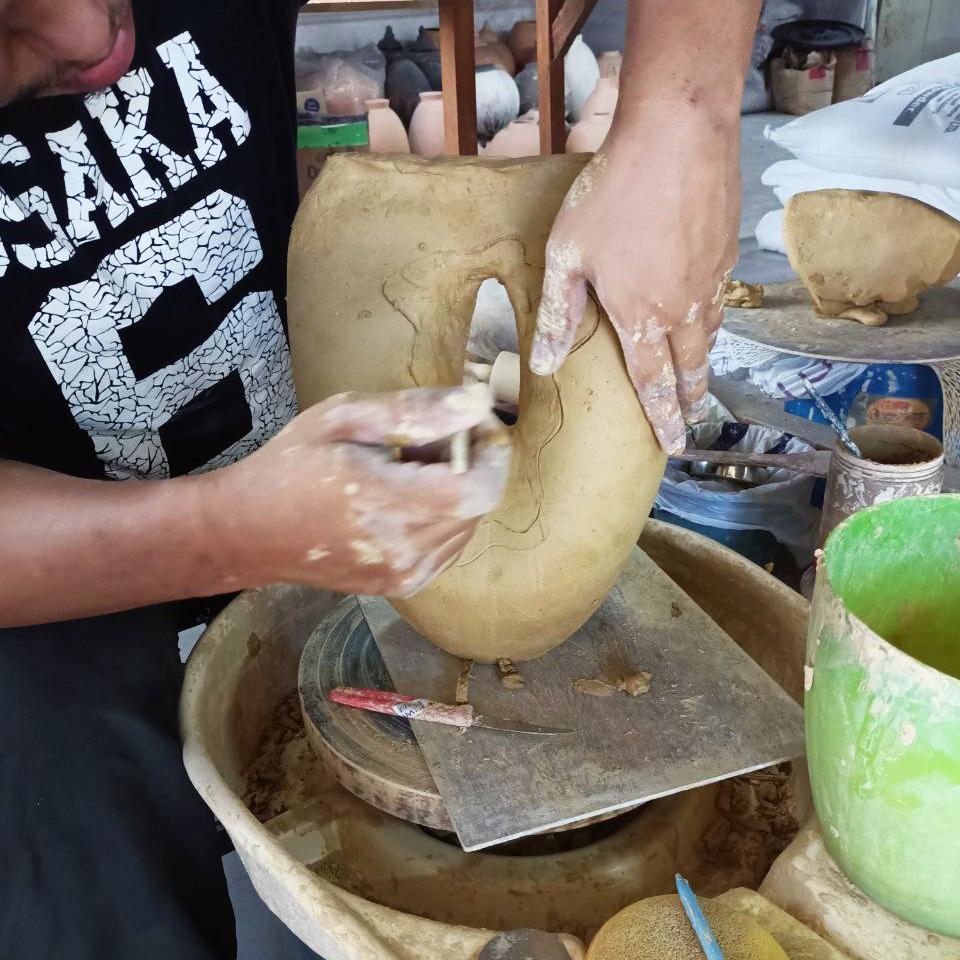 Dokutsu Raku Fired Pottery Vase, Half Copper Matte- Handmade Ceramic Home Decor In New Condition For Sale In Petaling Jaya, MY