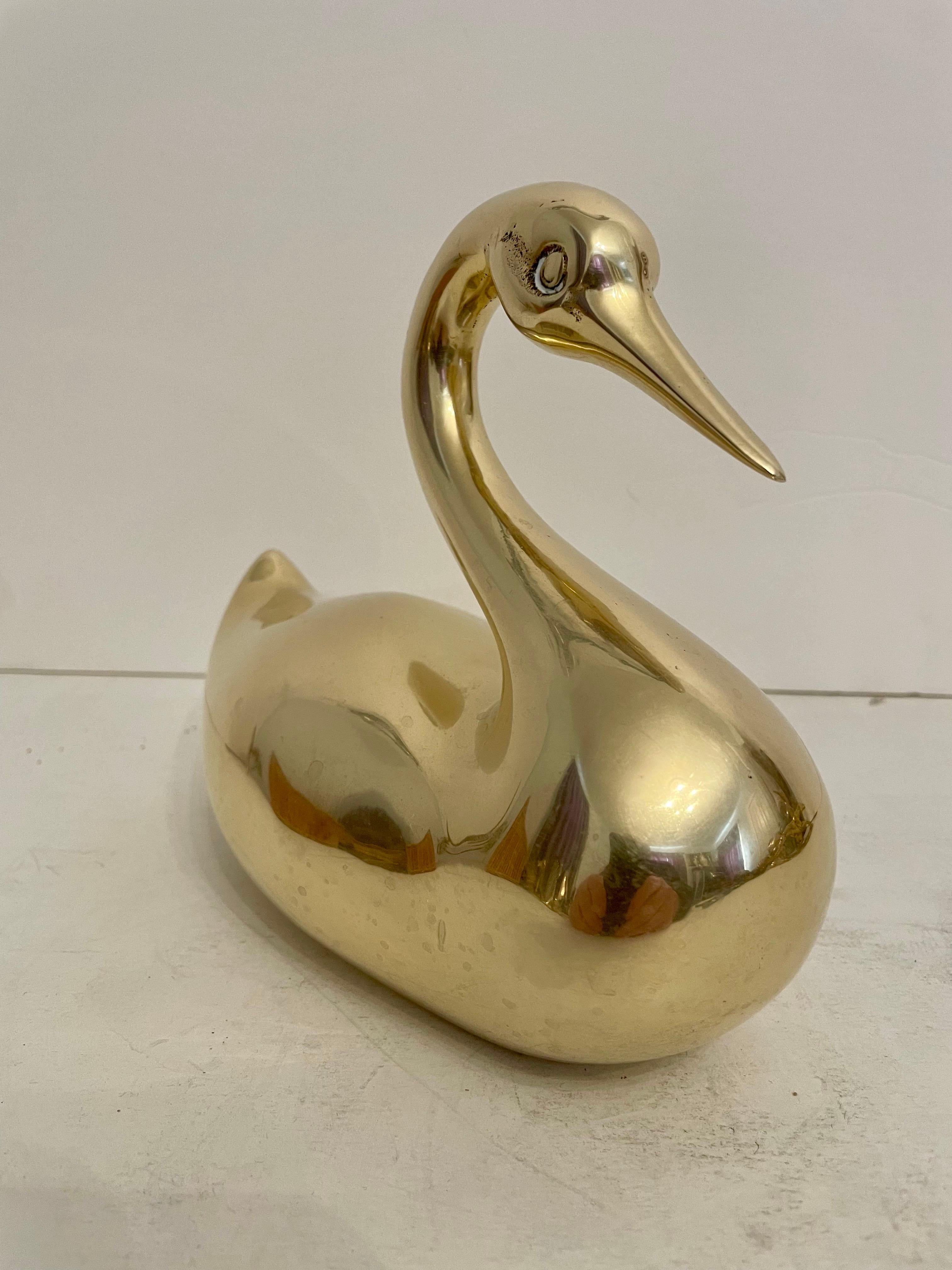 Coreano Scultura di cigno in ottone di grandi dimensioni Dolbi Cashier in vendita