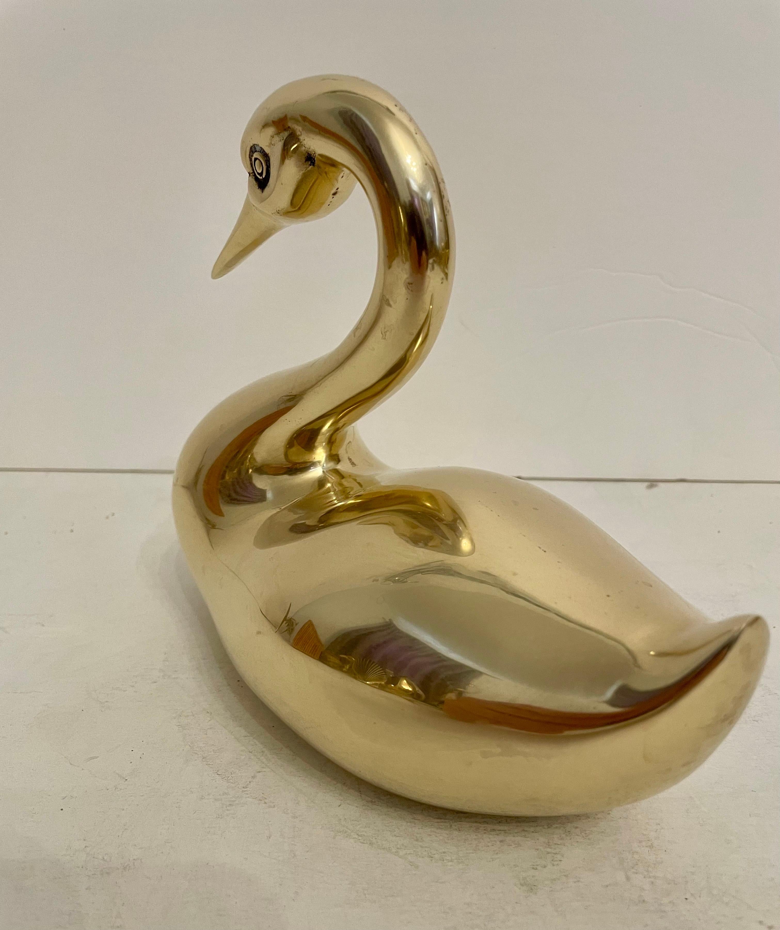 Scultura di cigno in ottone di grandi dimensioni Dolbi Cashier In condizioni buone in vendita a New York, NY