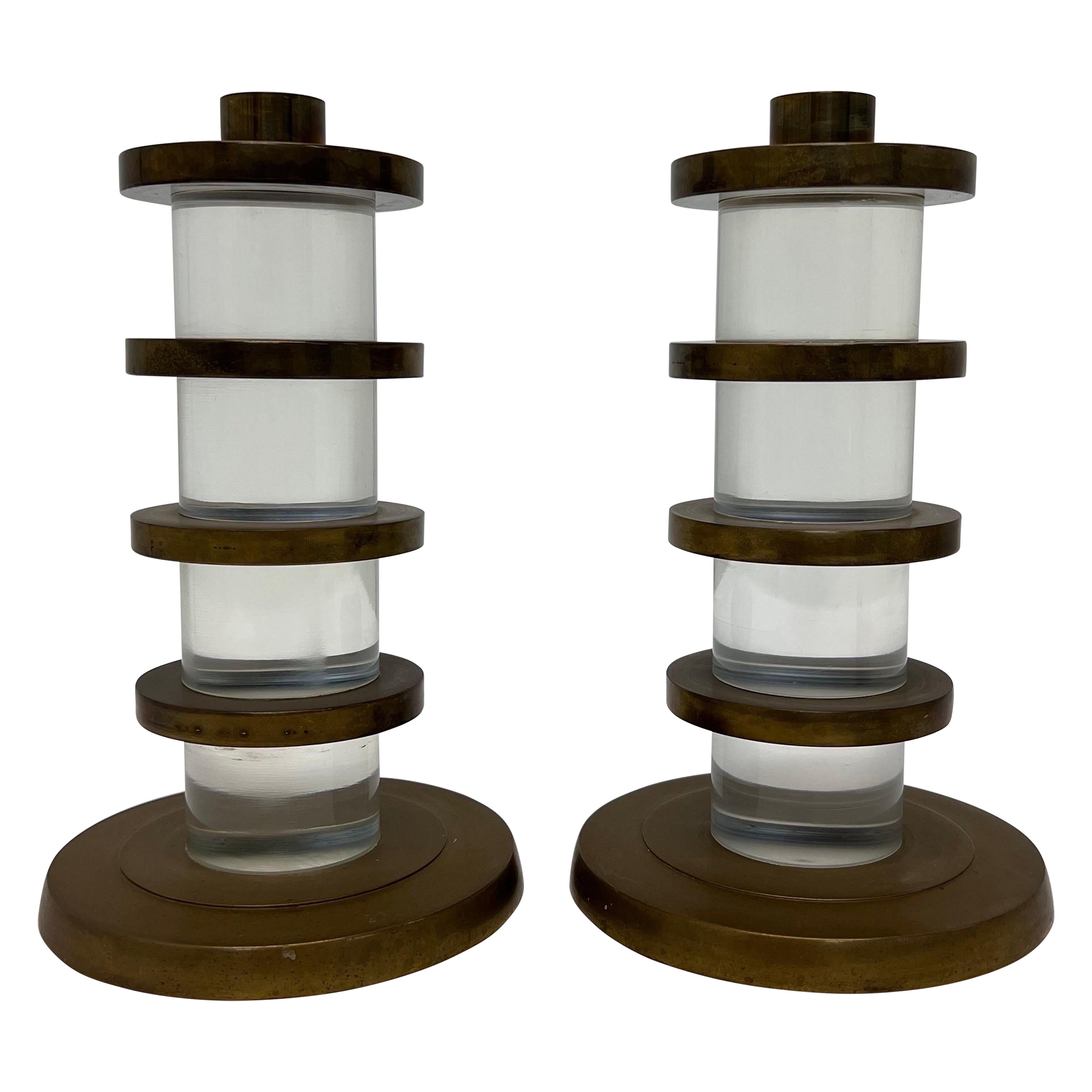 Dolbi Cashier-Kerzenhalter aus Lucite und Messing, 1987, ein Paar