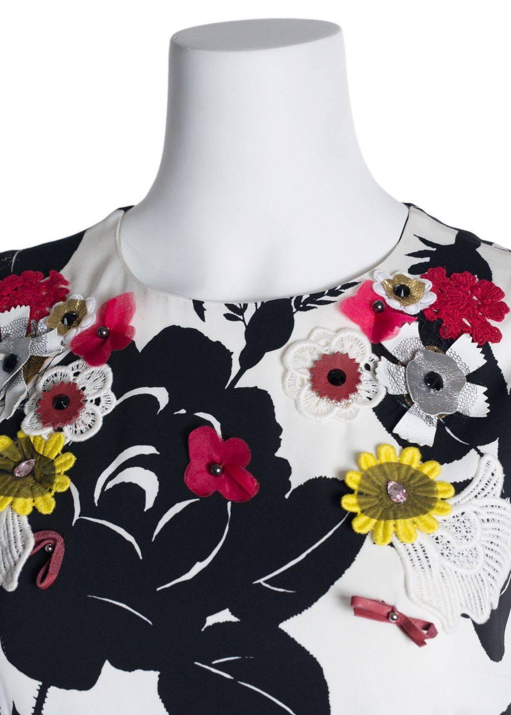 Women's Dolce & Gabbana Black and White Floral Embroidered Sleeveless Dress