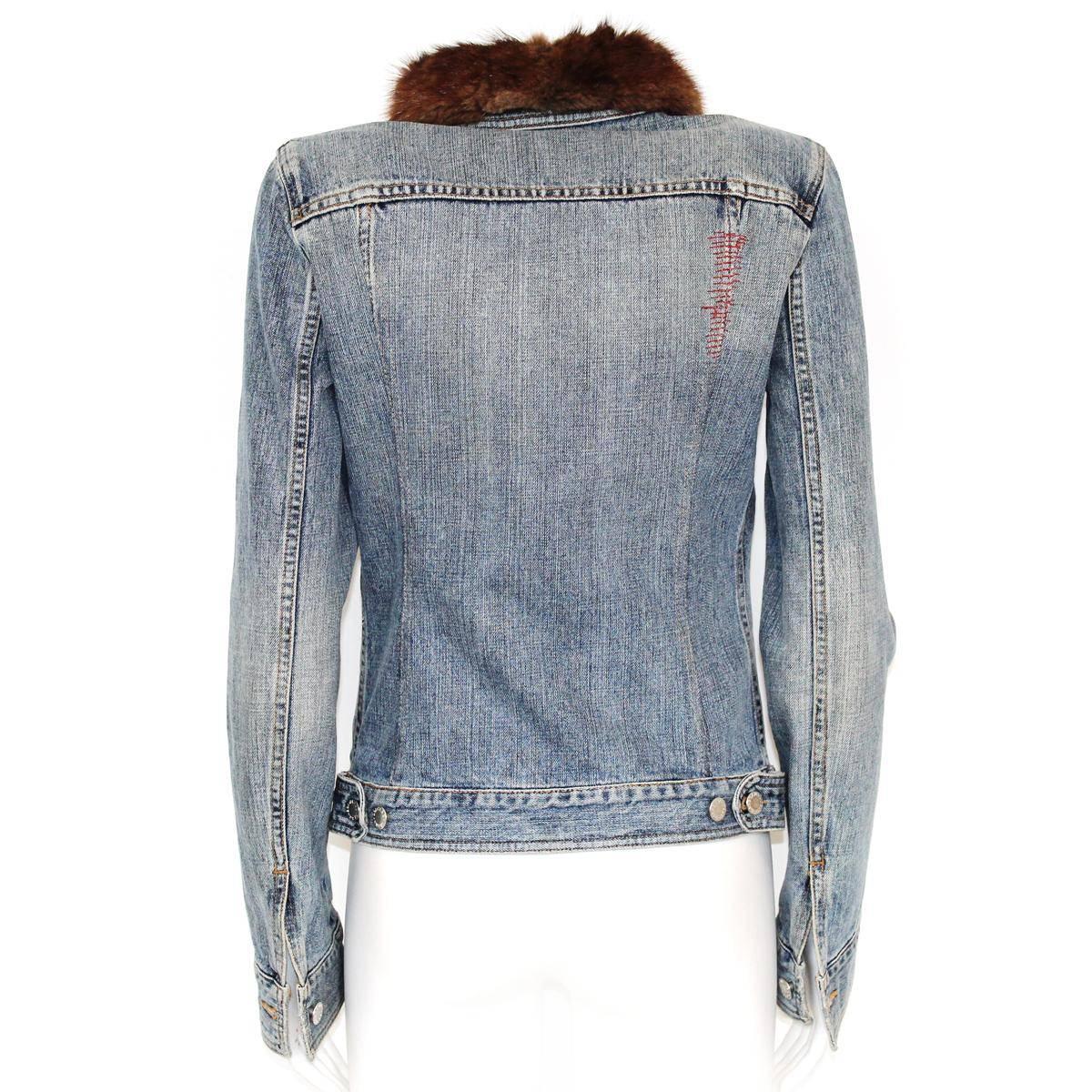 Wonderfu  Dolce & Gabbana denim & fur jacket
Denim
Mink fur collar
Embroidered DG
Worked textile
Button closure
4 Pockets
Shoulder / hem length cm 50 (19.6 inches)
Original price € 2900
Worldwide express shipping included in the price !