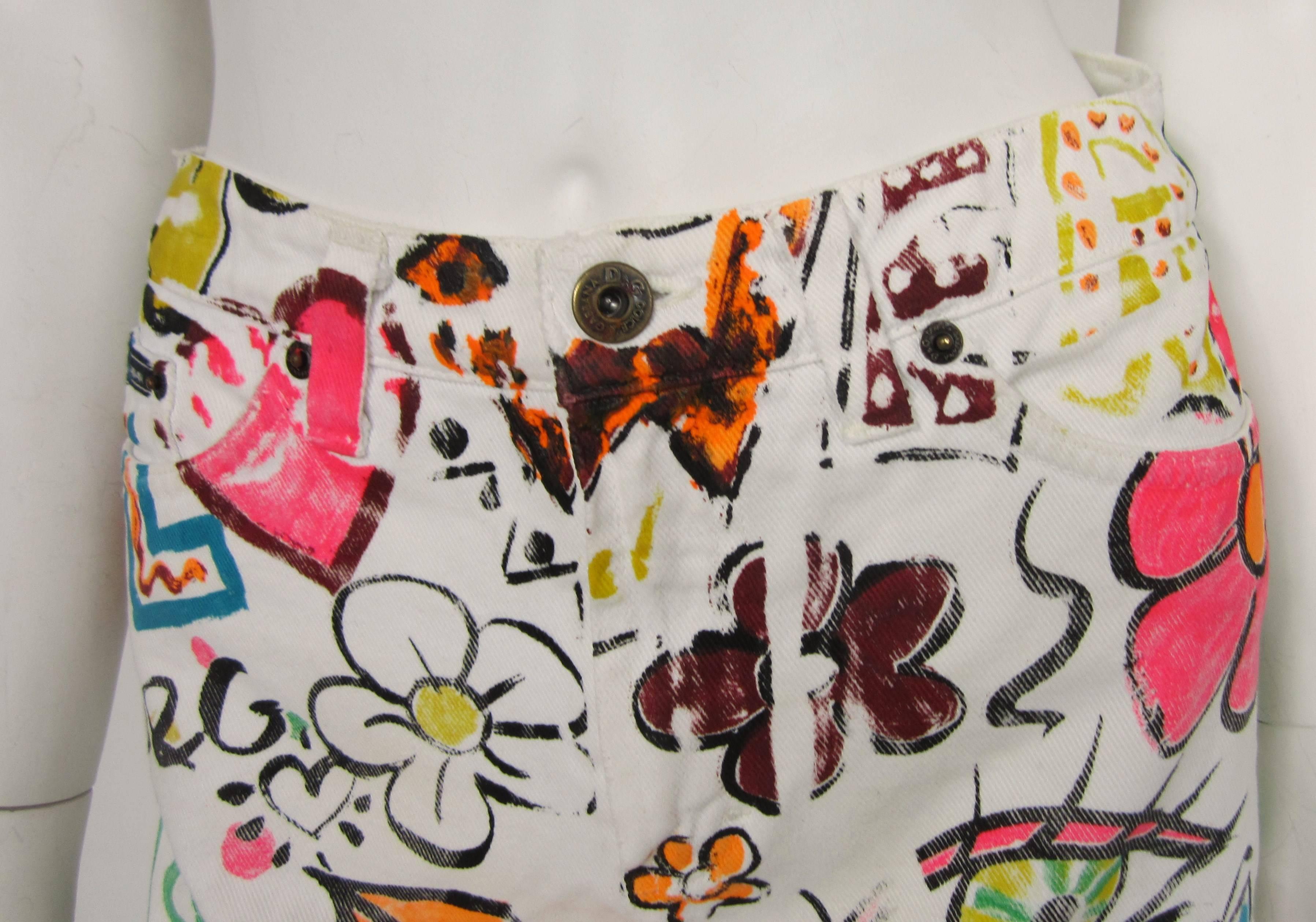 Dolce & Gabbana Graffiti Paint White Denim Skirt In Excellent Condition In Wallkill, NY