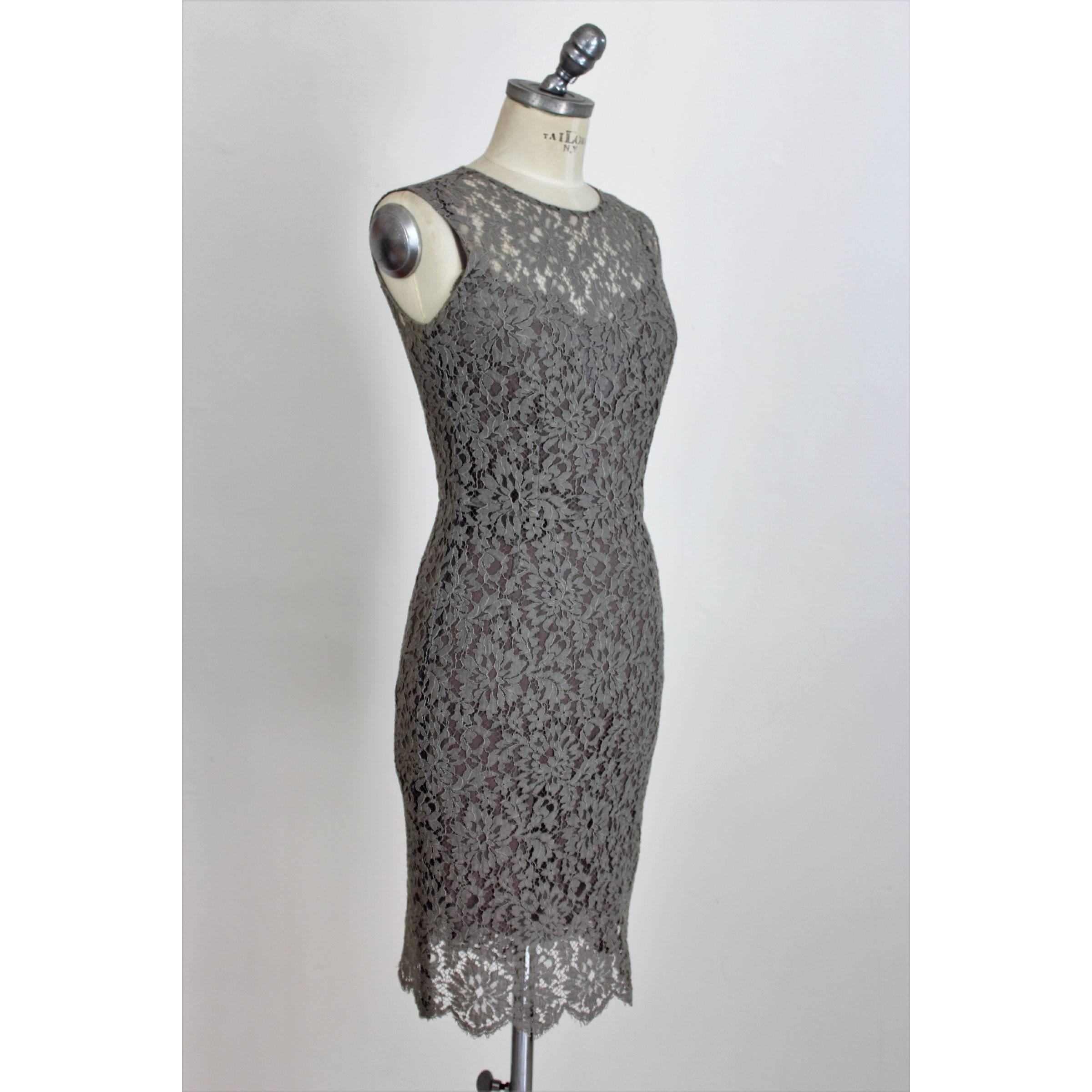 Dolce & Gabbana Sheath Dress Silk Lace Vintage Gray  In Excellent Condition In Brindisi, IT
