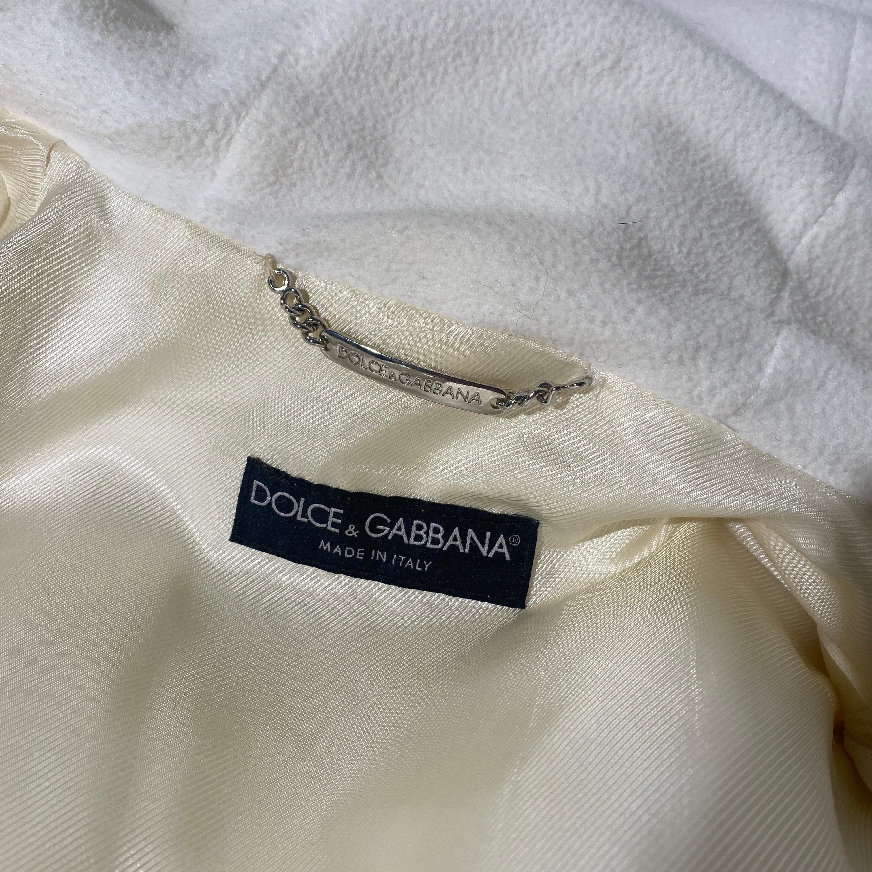 Dolce and Gabbana 2003 F/W Shiny Ivory Cropped Puffer Jacket For Sale 5