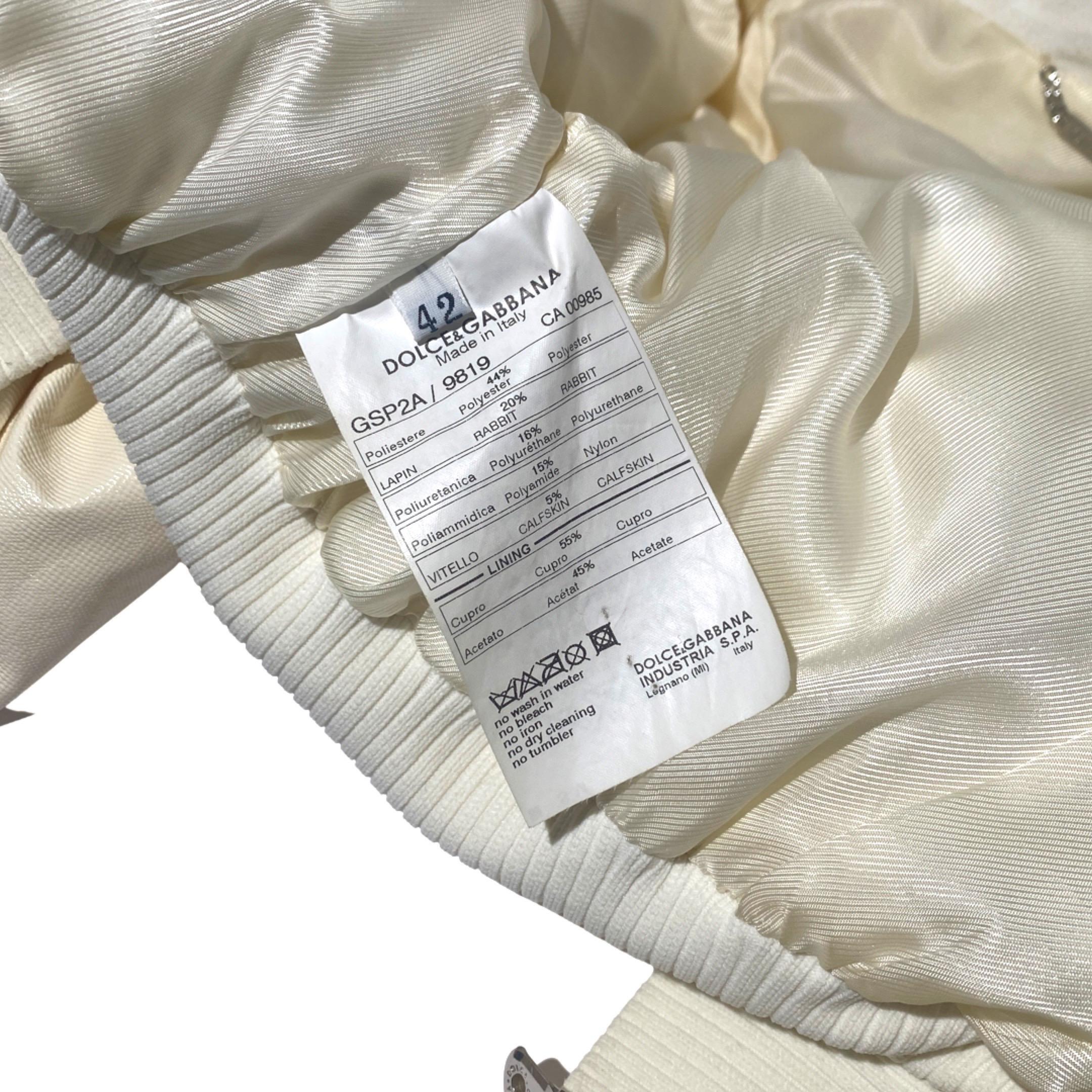 Dolce and Gabbana 2003 F/W Shiny Ivory Cropped Puffer Jacket For Sale 1