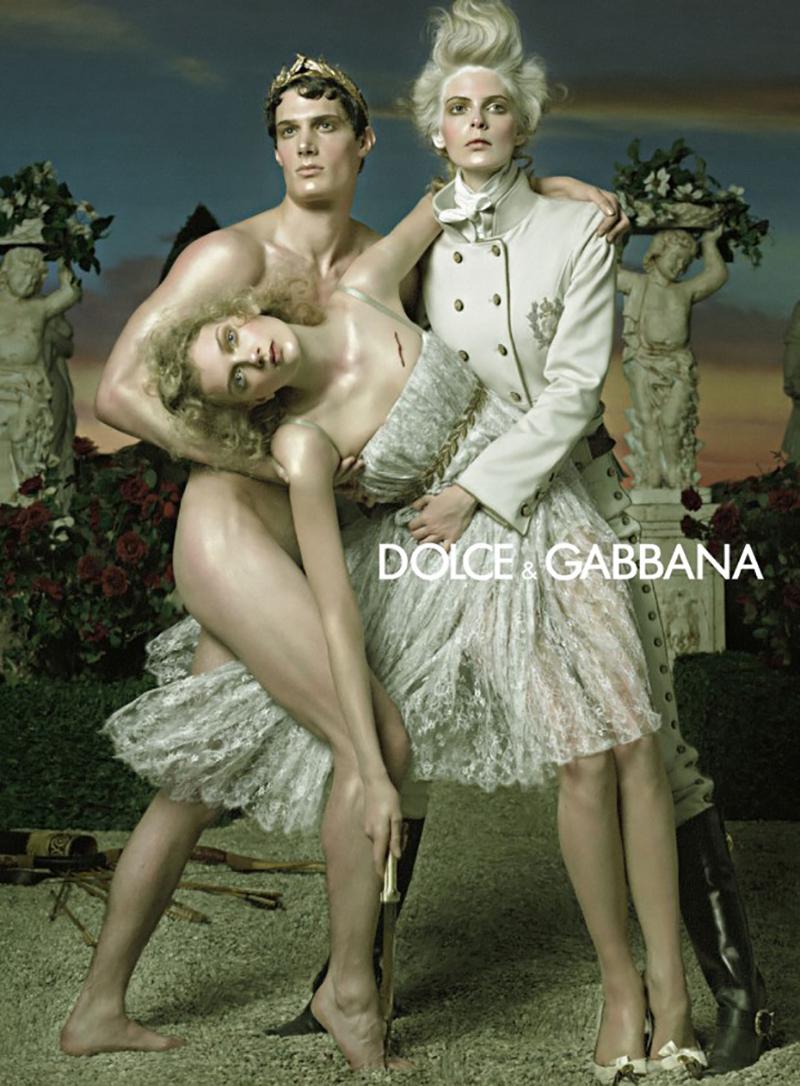 Dolce and Gabbana 2006 Black Lace Dress with Gold Laurel Trim Ad Campaign 4