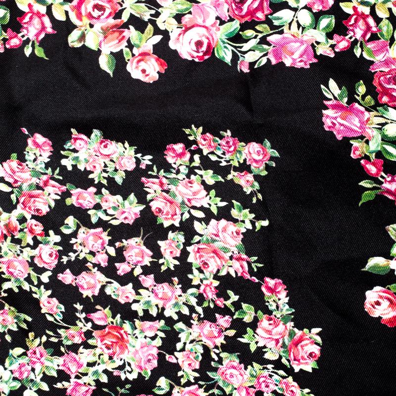 Dolce and Gabbana Black and Pink Rose Printed Silk Square Scarf In Good Condition In Dubai, Al Qouz 2
