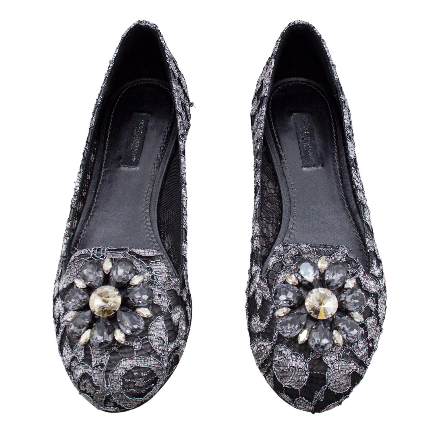 Dolce und Gabbana Ballettschuhe aus schwarzer und silberner Vally-Spitze mit Spitze mit Spitzenverzierung (Schwarz)