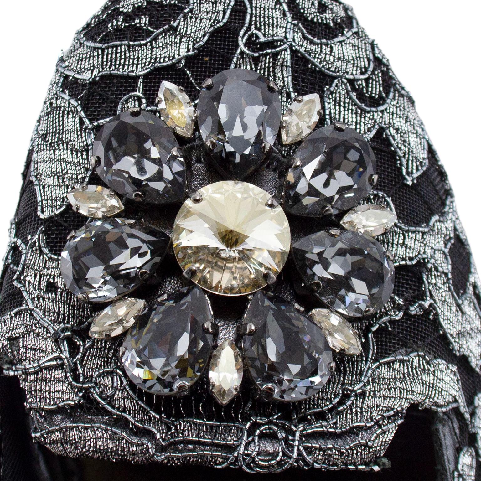 Dolce und Gabbana Ballettschuhe aus schwarzer und silberner Vally-Spitze mit Spitze mit Spitzenverzierung Damen