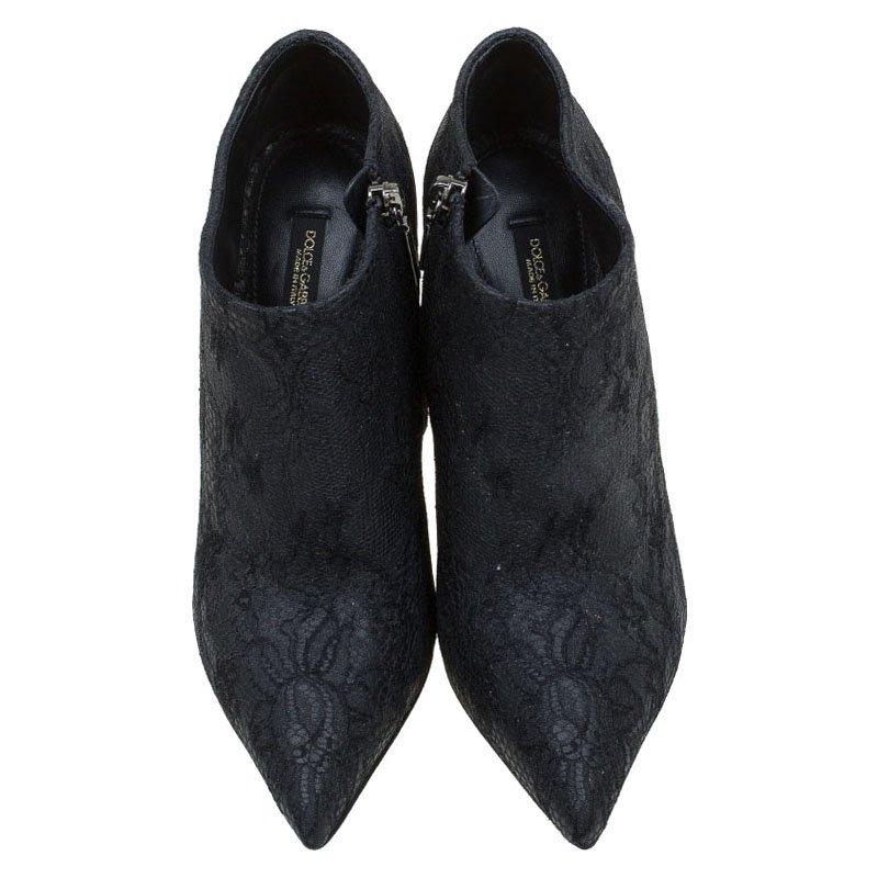 Dolce and Gabbana Black Lace Ankle Boots Size 36 In New Condition In Dubai, Al Qouz 2