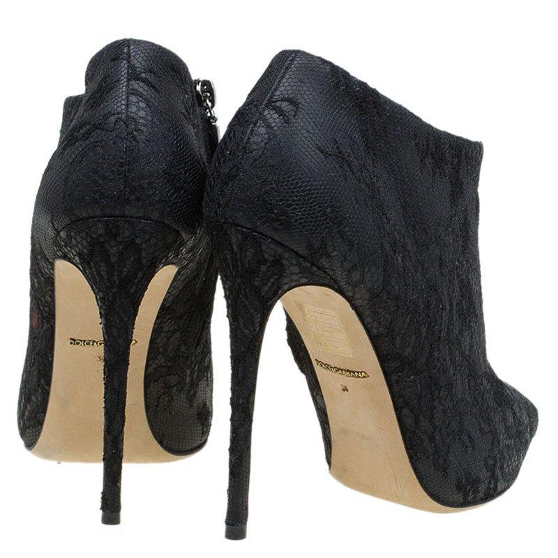 Dolce and Gabbana Black Lace Ankle Boots Size 36 In New Condition In Dubai, Al Qouz 2