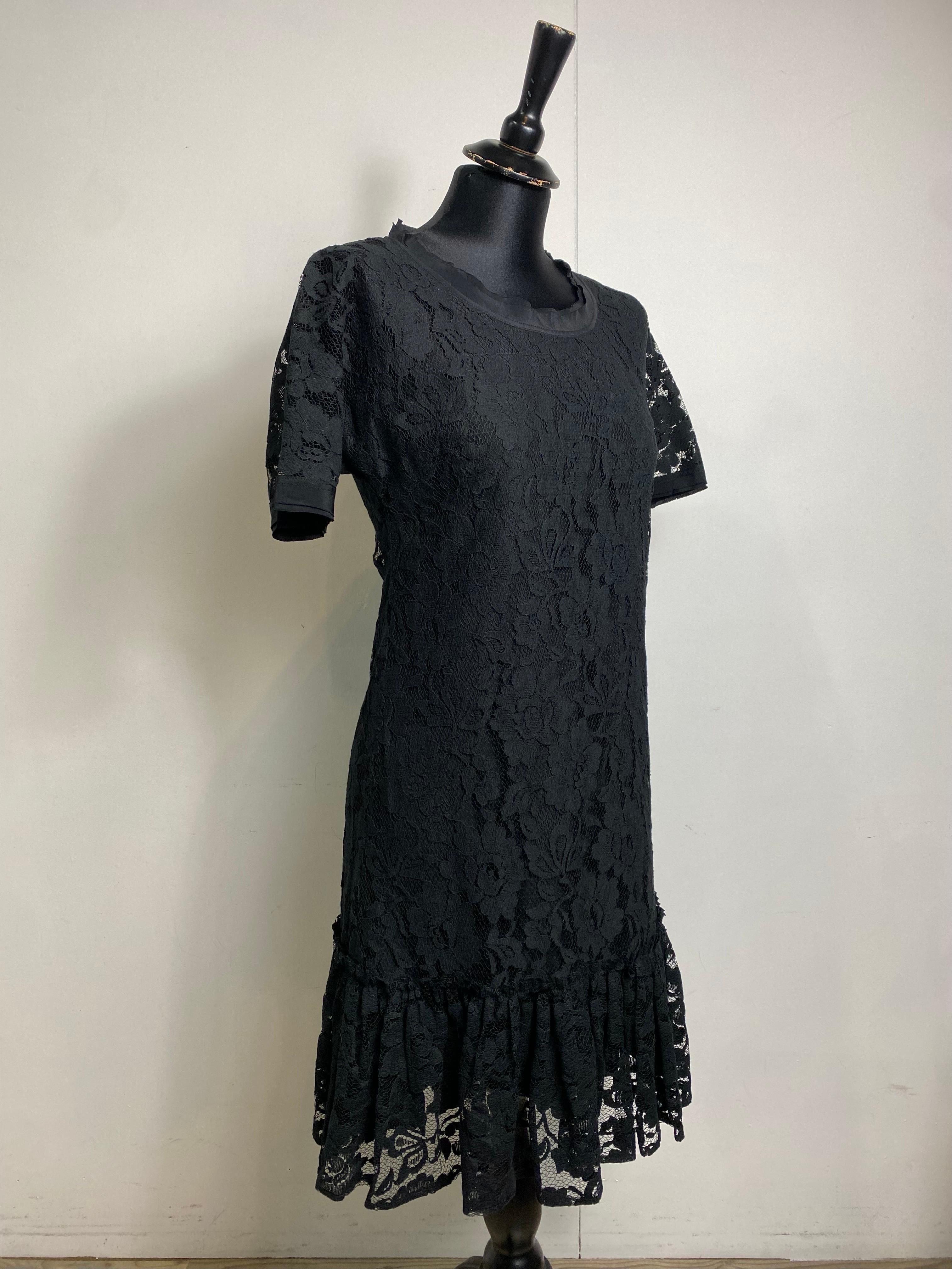 Dolce and Gabbana black lace Dress In Good Condition For Sale In Carnate, IT