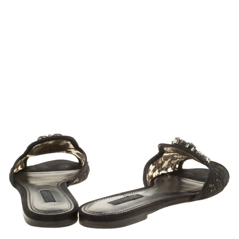 Dolce and Gabbana Black Lace Sofia Crystal Embellished Slides Size 39.5 In Good Condition In Dubai, Al Qouz 2