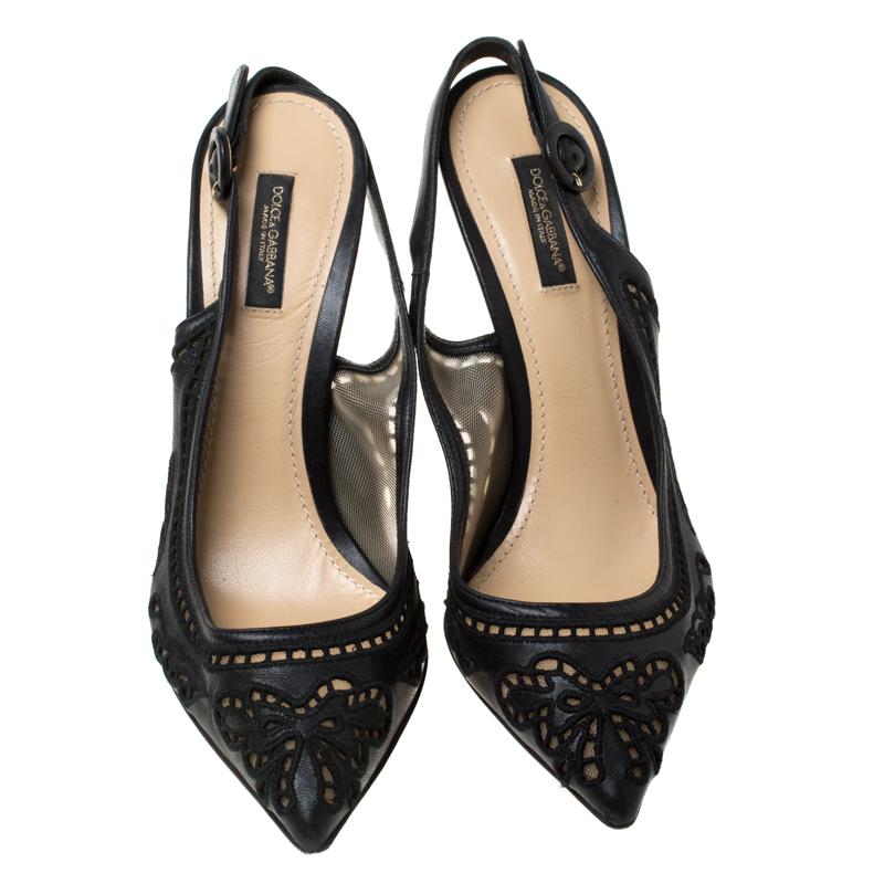 Dolce and Gabbana Black Leather And Lace Anglaise Slingback Sandals Size 39 In Good Condition In Dubai, Al Qouz 2