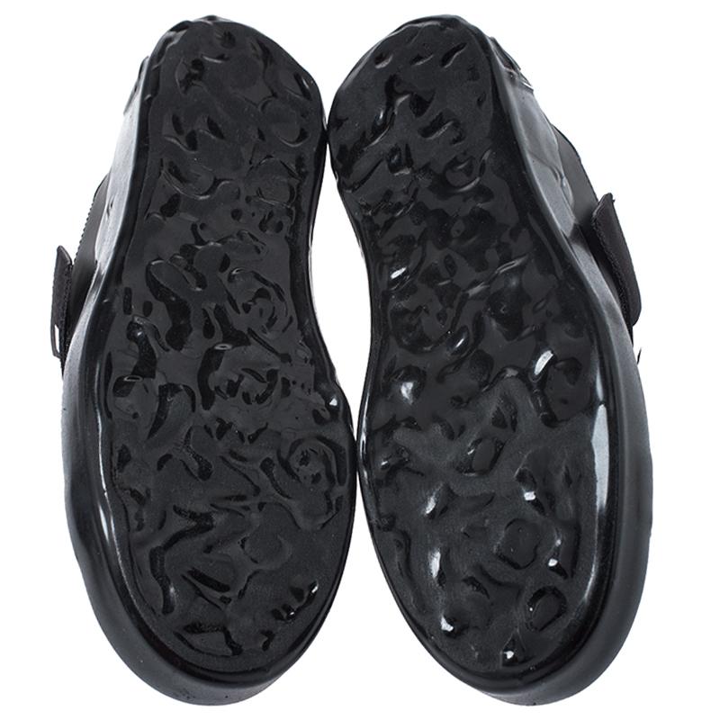 Dolce and Gabbana Black Leather Portofino Low Top Sneakers Size 42 In Good Condition In Dubai, Al Qouz 2