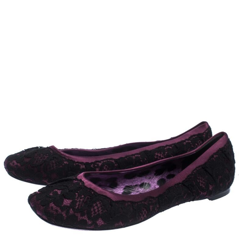 Women's Dolce and Gabbana Black/Purple Lace and Satin Ballet Flats Size 39 For Sale