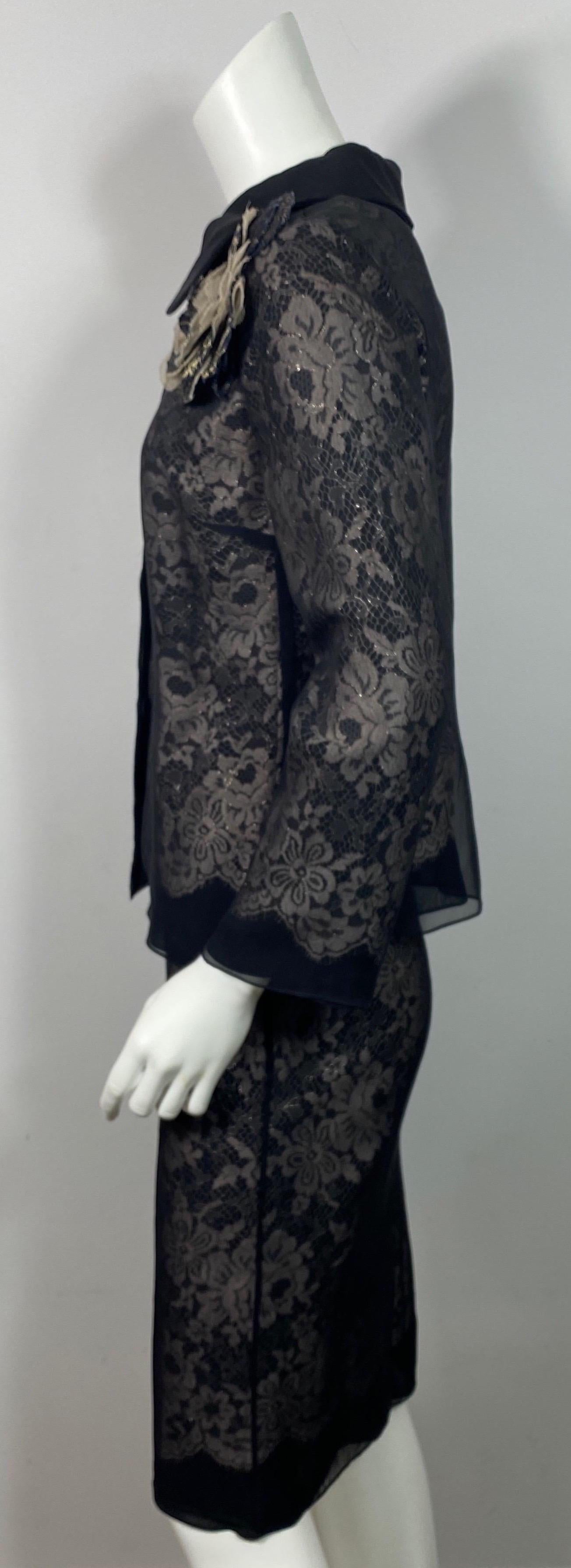 Tailleur jupe en soie noire et dentelle dorée Dolce and Gabbana, Taille 40 en vente 6