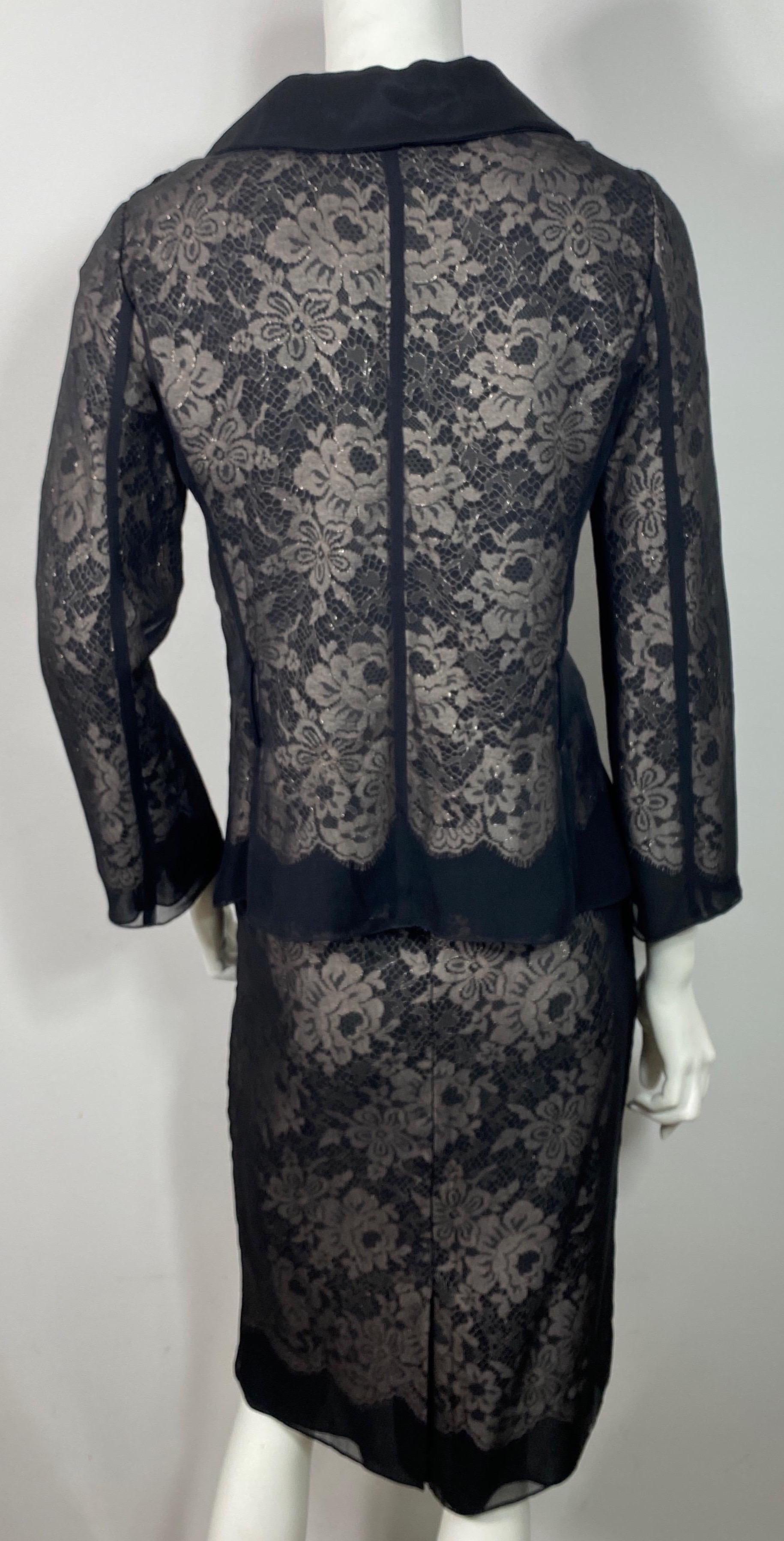 Dolce and Gabbana Black Silk and Gold Lace Skirt Suit - Size 40 For Sale 7