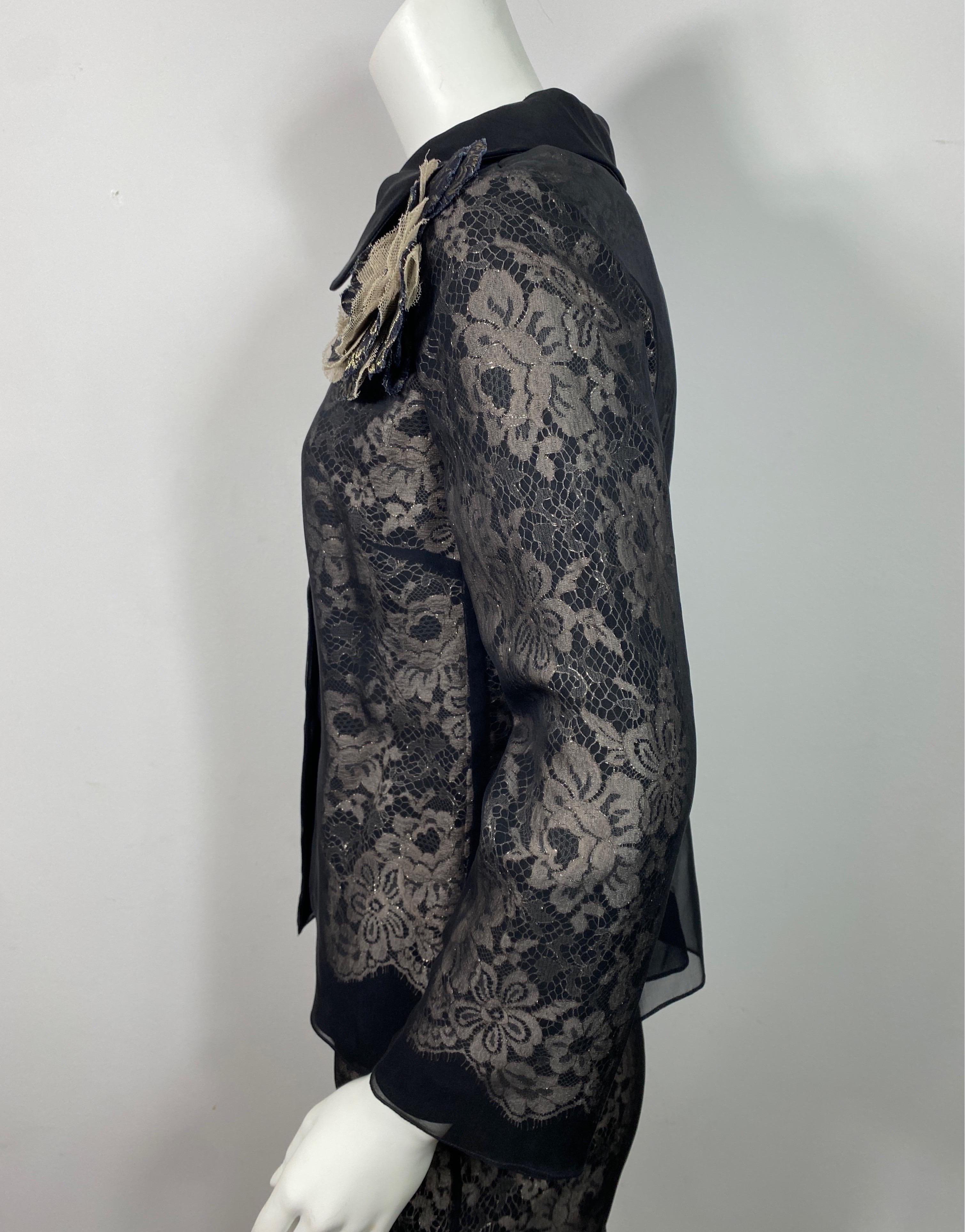 Tailleur jupe en soie noire et dentelle dorée Dolce and Gabbana, Taille 40 en vente 5