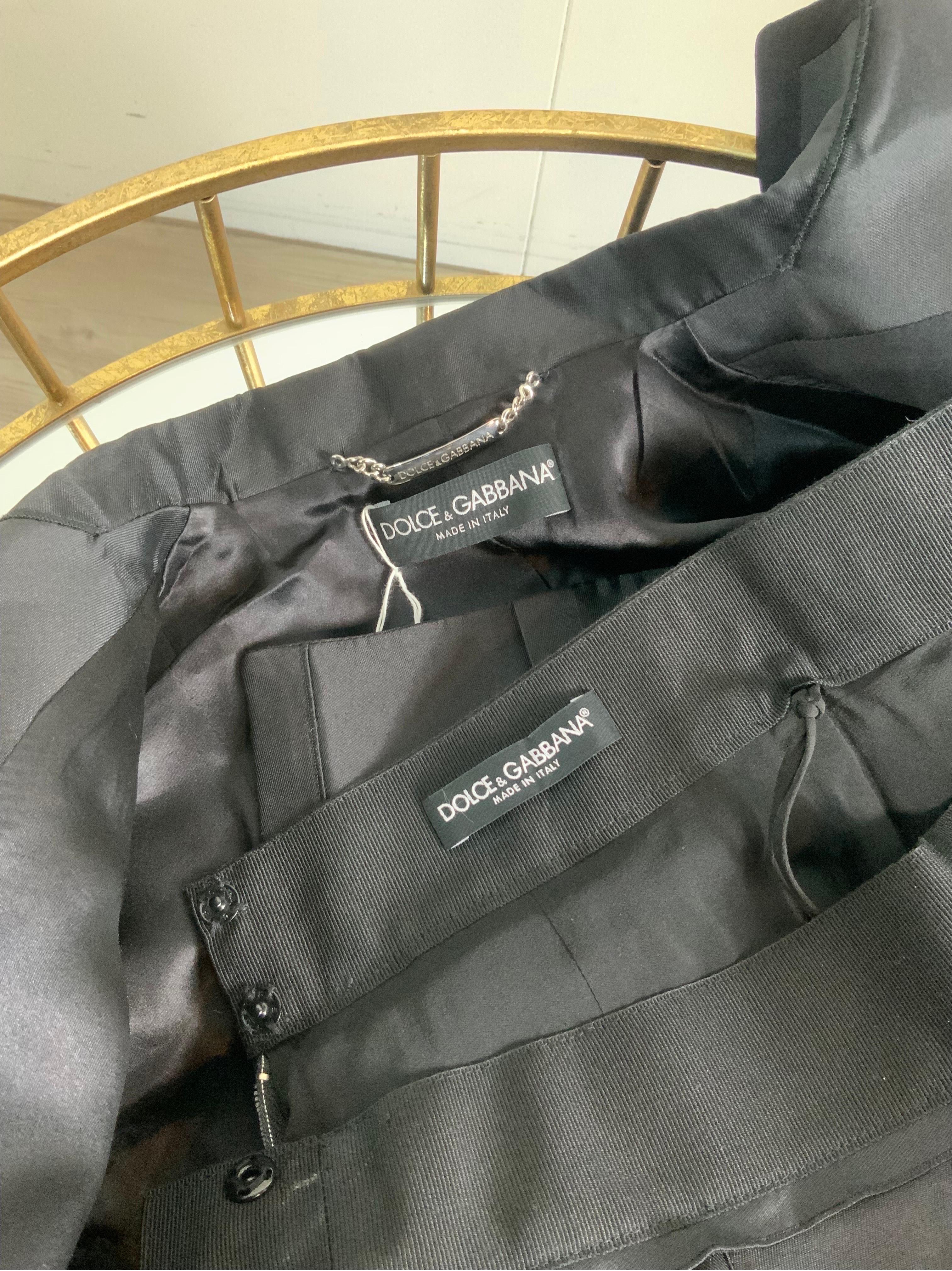 Dolce and Gabbana Black Skirt + jacket Suit For Sale 6