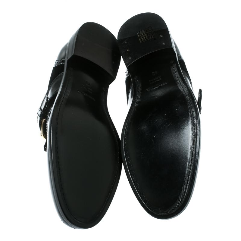 Dolce and Gabbana Black Velvet and Brogue Leather Buckle Detail Loafers Size 40 In New Condition In Dubai, Al Qouz 2