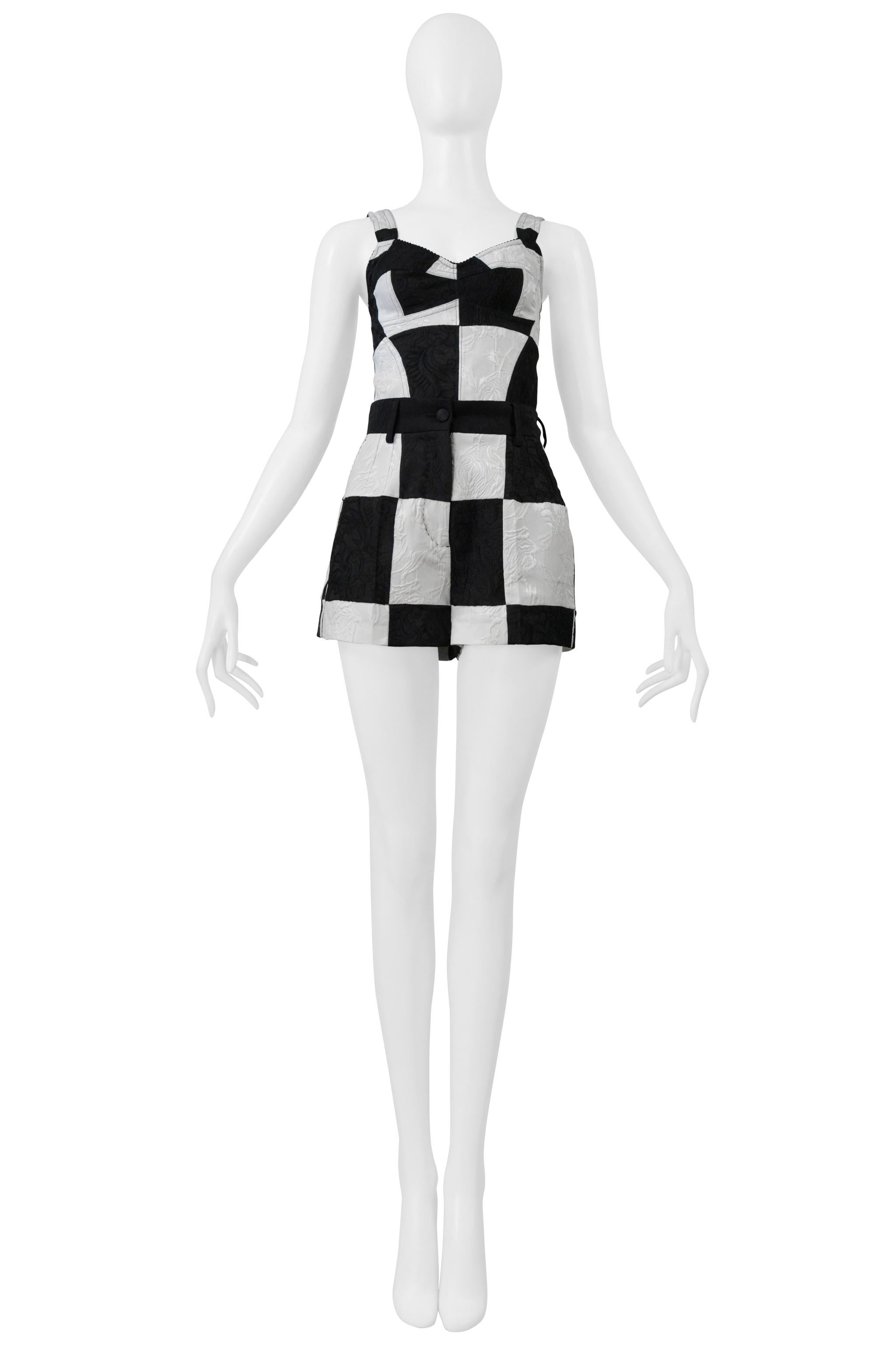 Dolce & Gabbana Ensemble bustier et short noir et blanc Op Art Bon état - En vente à Los Angeles, CA