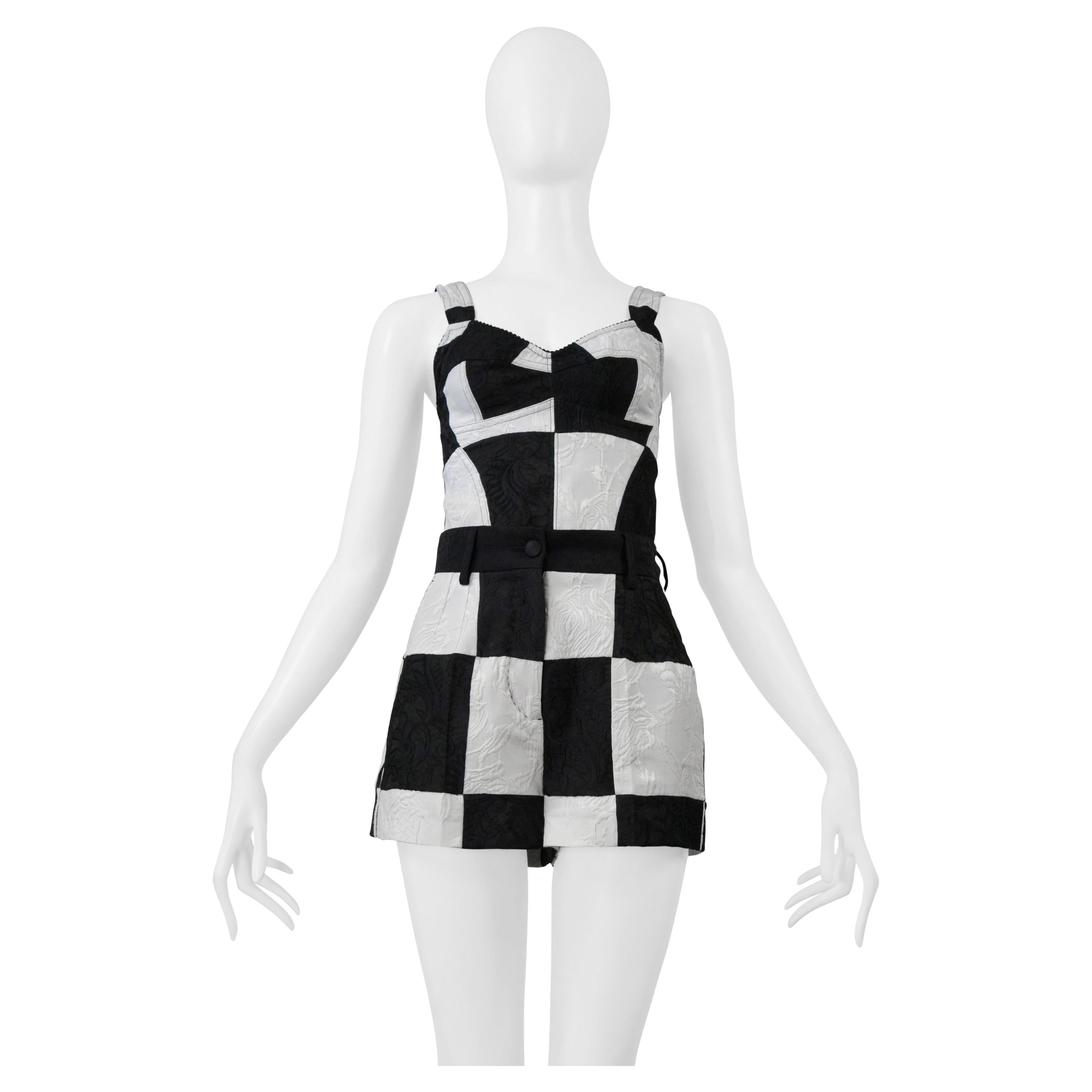 Dolce 
Gabbana Ensemble bustier et short noir et blanc Op Art en vente