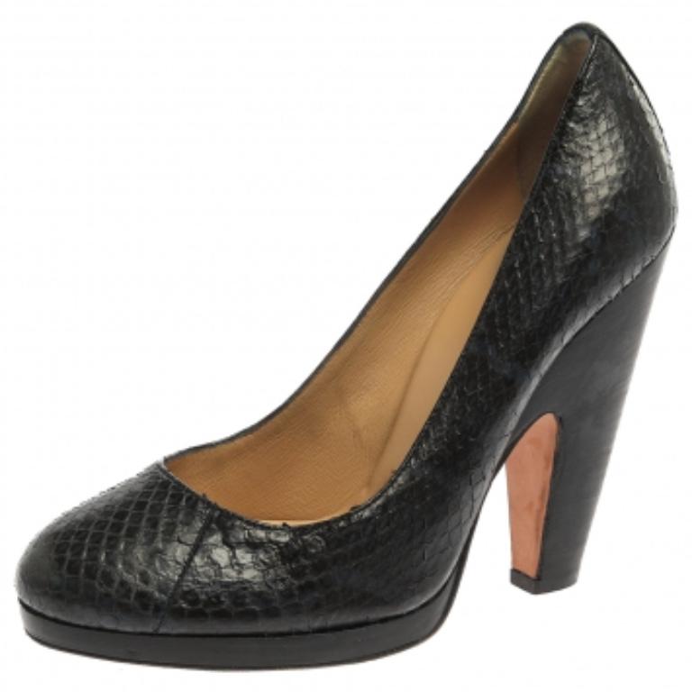 Women's Dolce And Gabbana Blue/Black Python Leather Pumps Size 40 For Sale