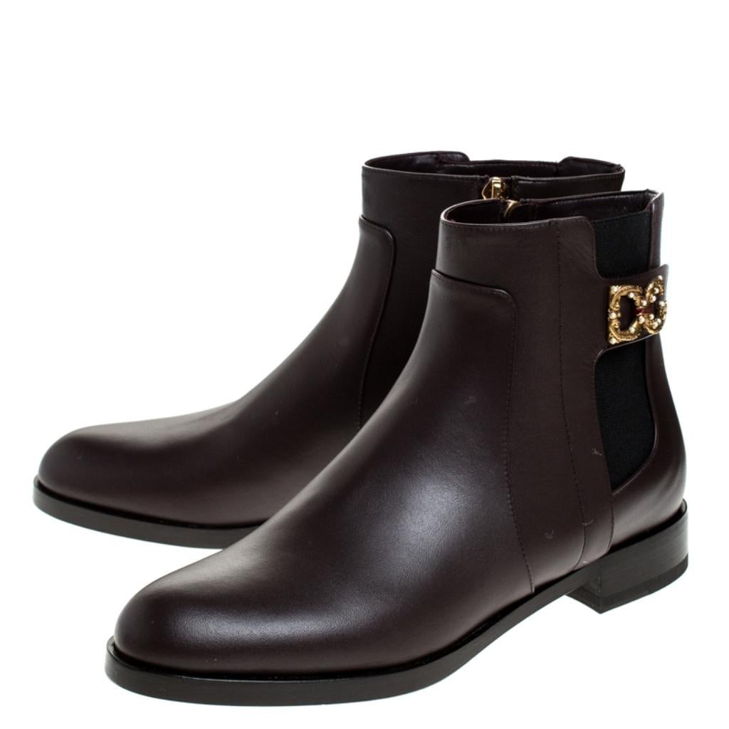 Dolce and Gabbana Brown Leather Logo Detail Ankle Boots Size 35.5 In New Condition In Dubai, Al Qouz 2