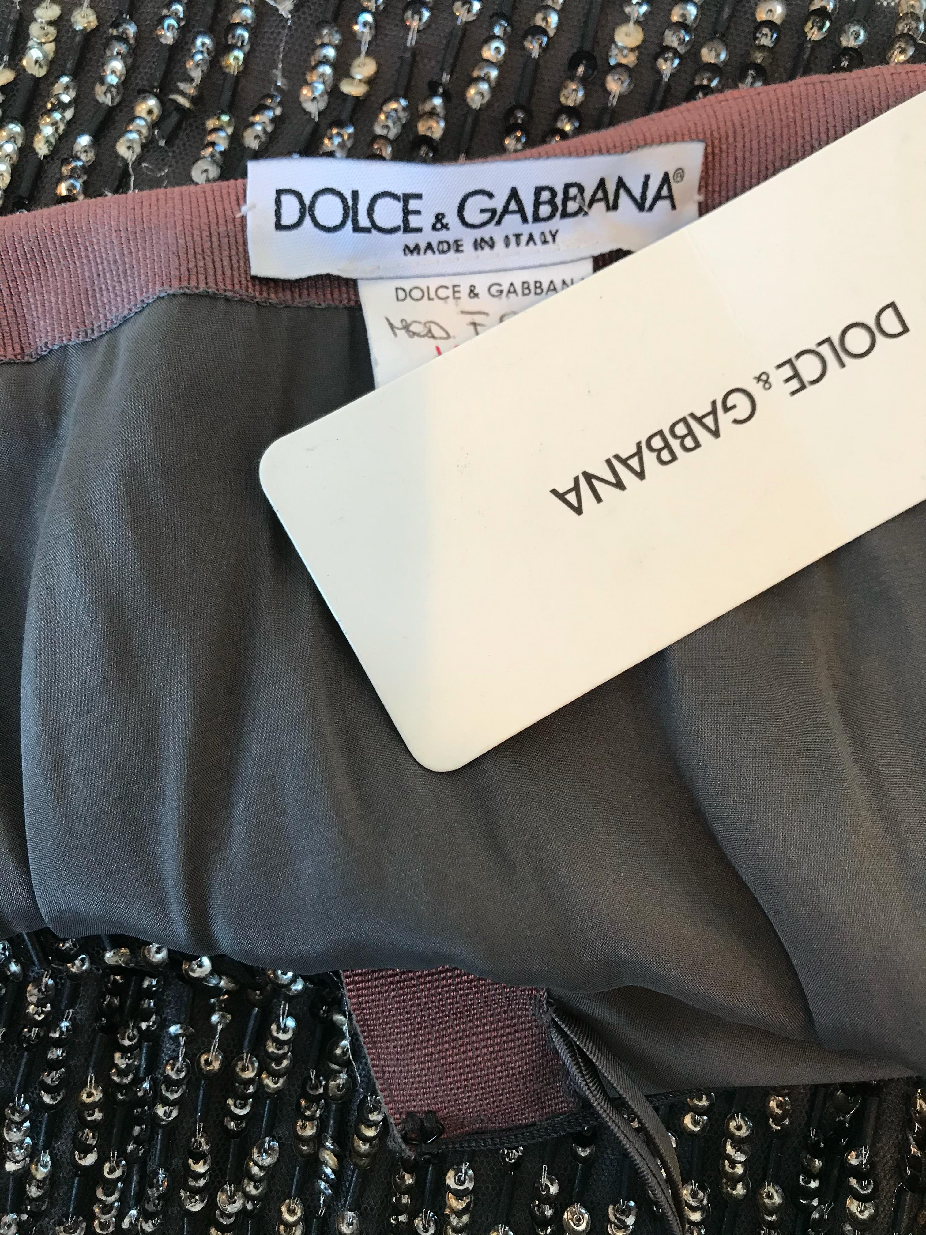 Dolce and Gabbana Metallic & Black Bugle Beaded and Sequin Skirt For Sale 2