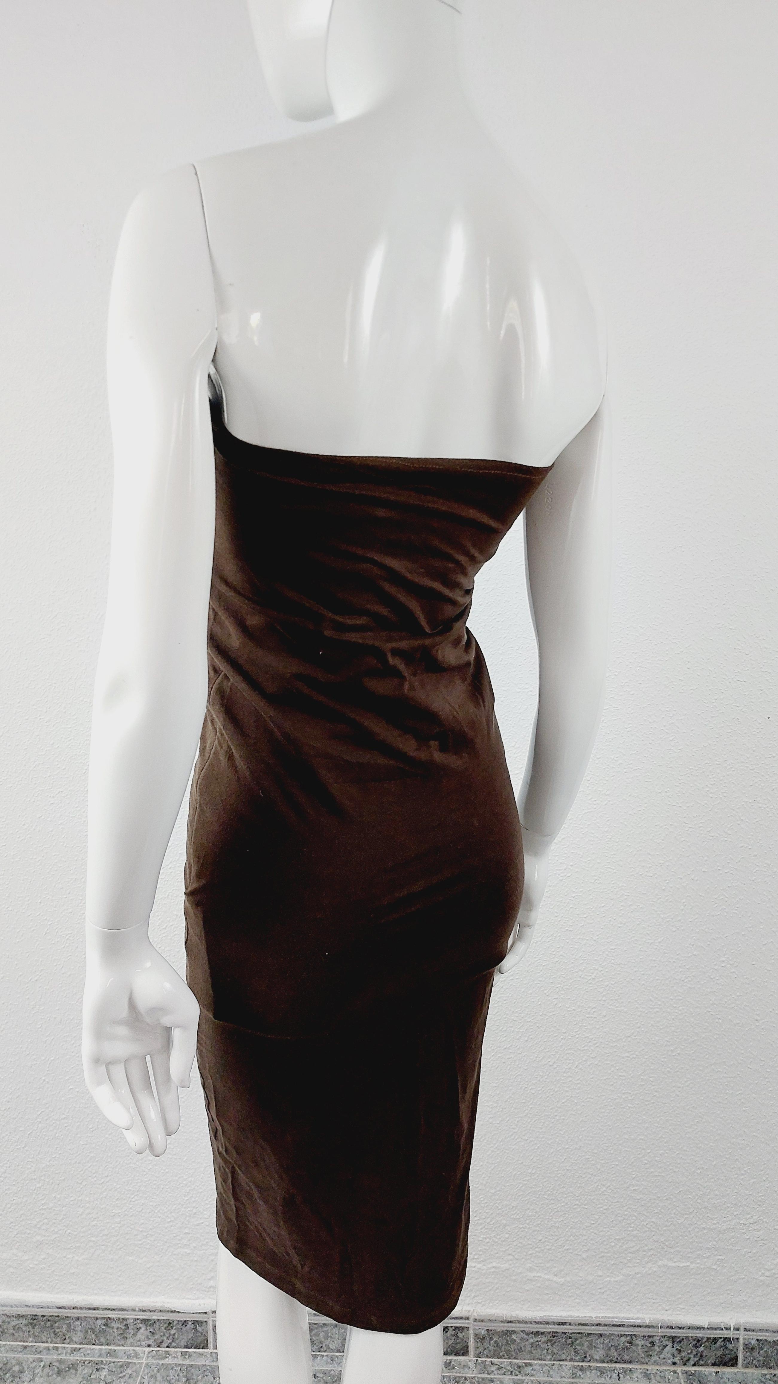 Dolce and Gabbana D&G Re-Belle De Jour Rivet Metal Embellished Bird Tube Dress For Sale 2