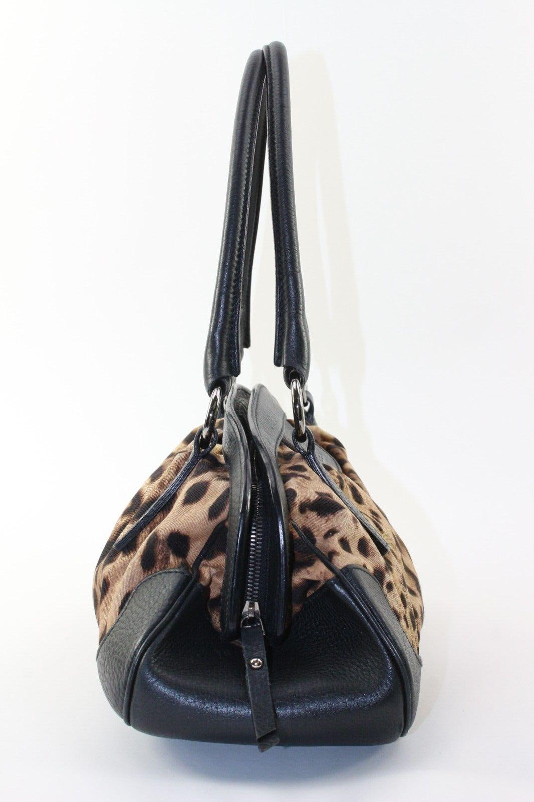 DOLCE AND GABBANA Doctor Closure Leopard Shoulder Bag 01DG1226K In Good Condition For Sale In Dix hills, NY