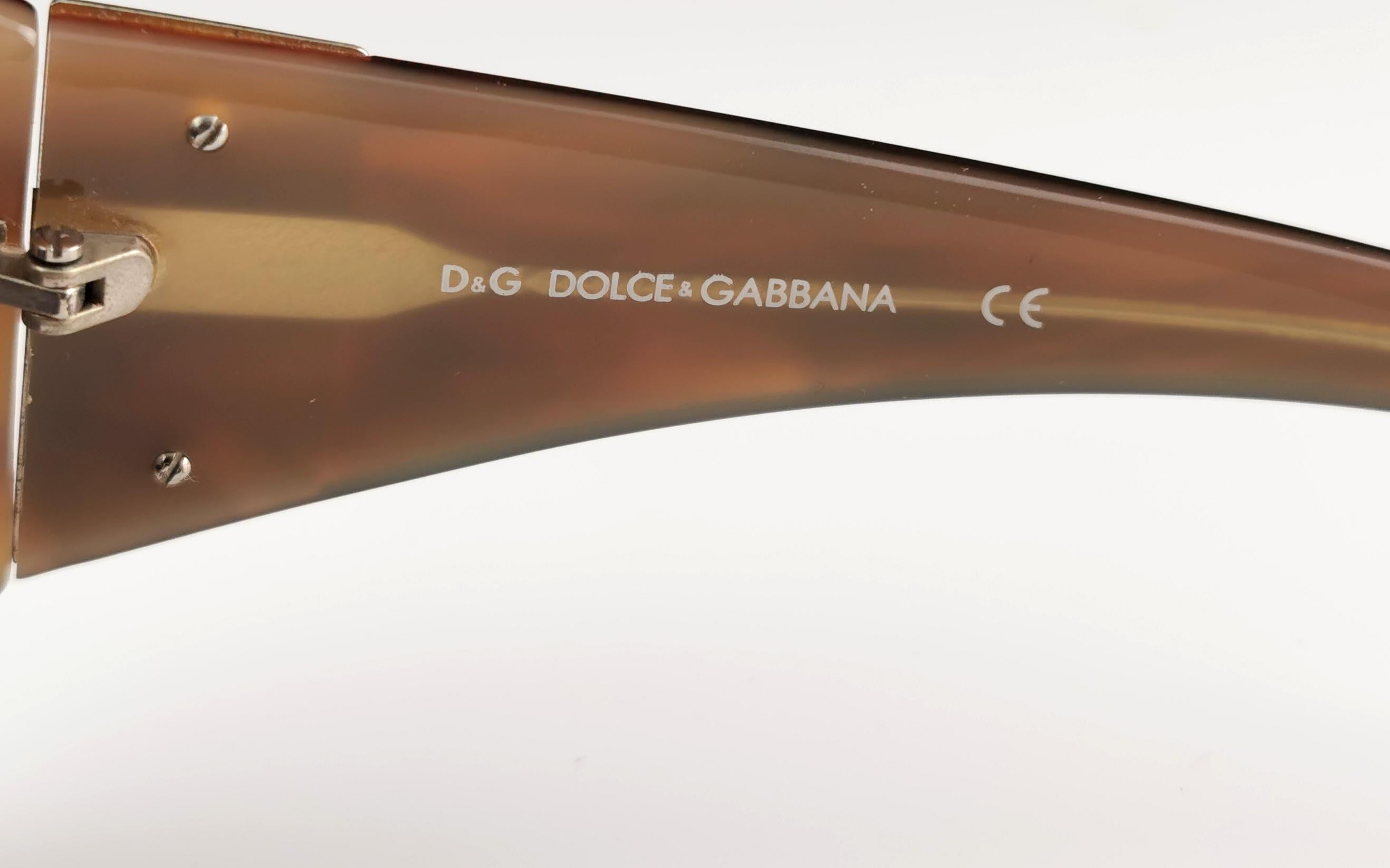 Dolce and Gabbana faux tortoiseshell sunglasses, Silver tone logo  For Sale 7